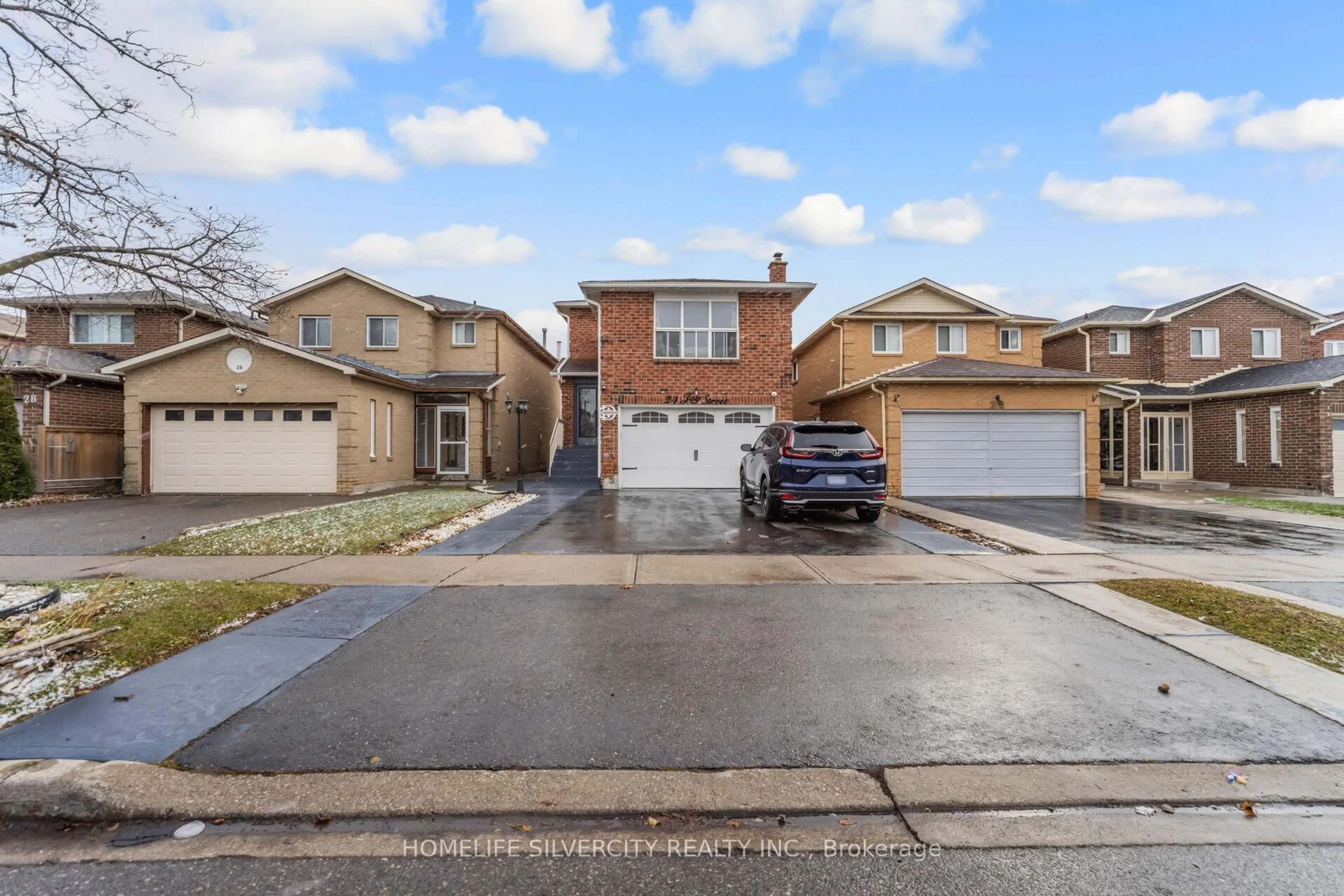 A pic from outside/outdoor area/front of a property/back of a property/a pic from drone, street for 24 Jay St, Brampton Ontario L6Z 3V7