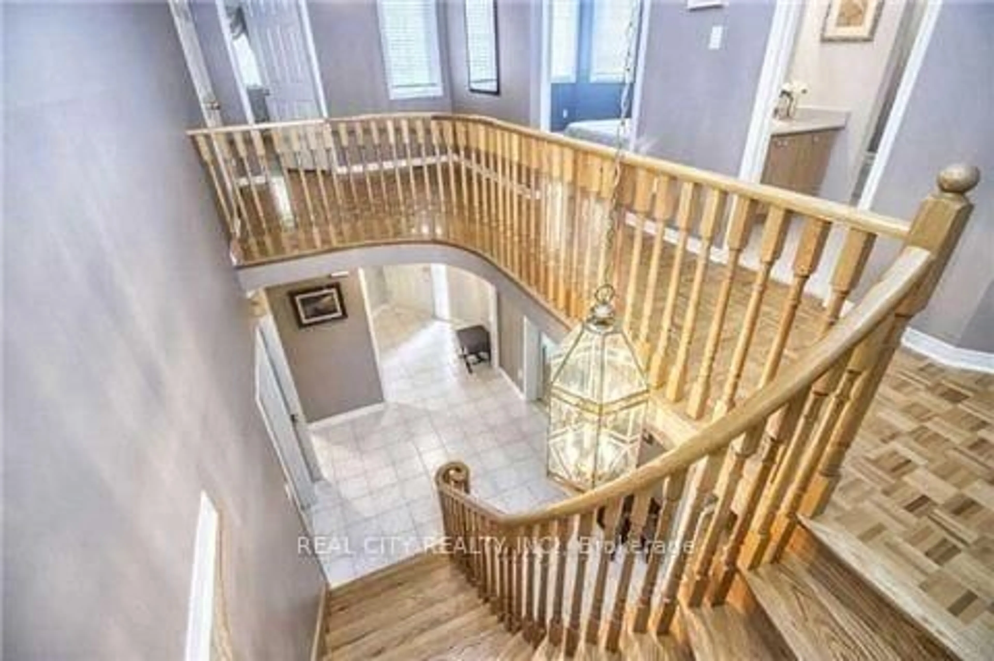 Stairs for 37 Bobcat St, Brampton Ontario L6R 1C8