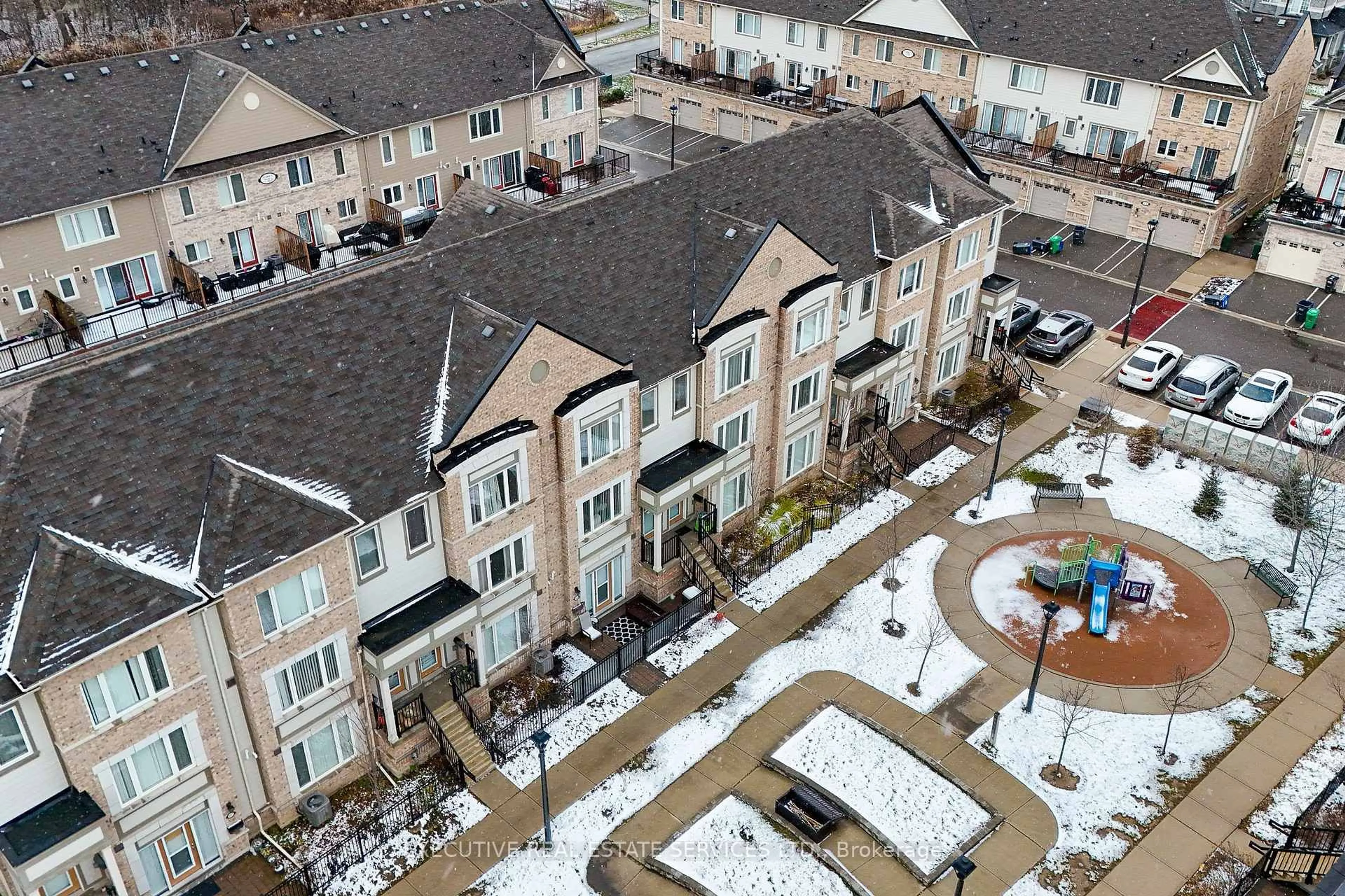 A pic from outside/outdoor area/front of a property/back of a property/a pic from drone, city buildings view from balcony for 1 Beckenrose Crt #123, Brampton Ontario L6Y 6G2