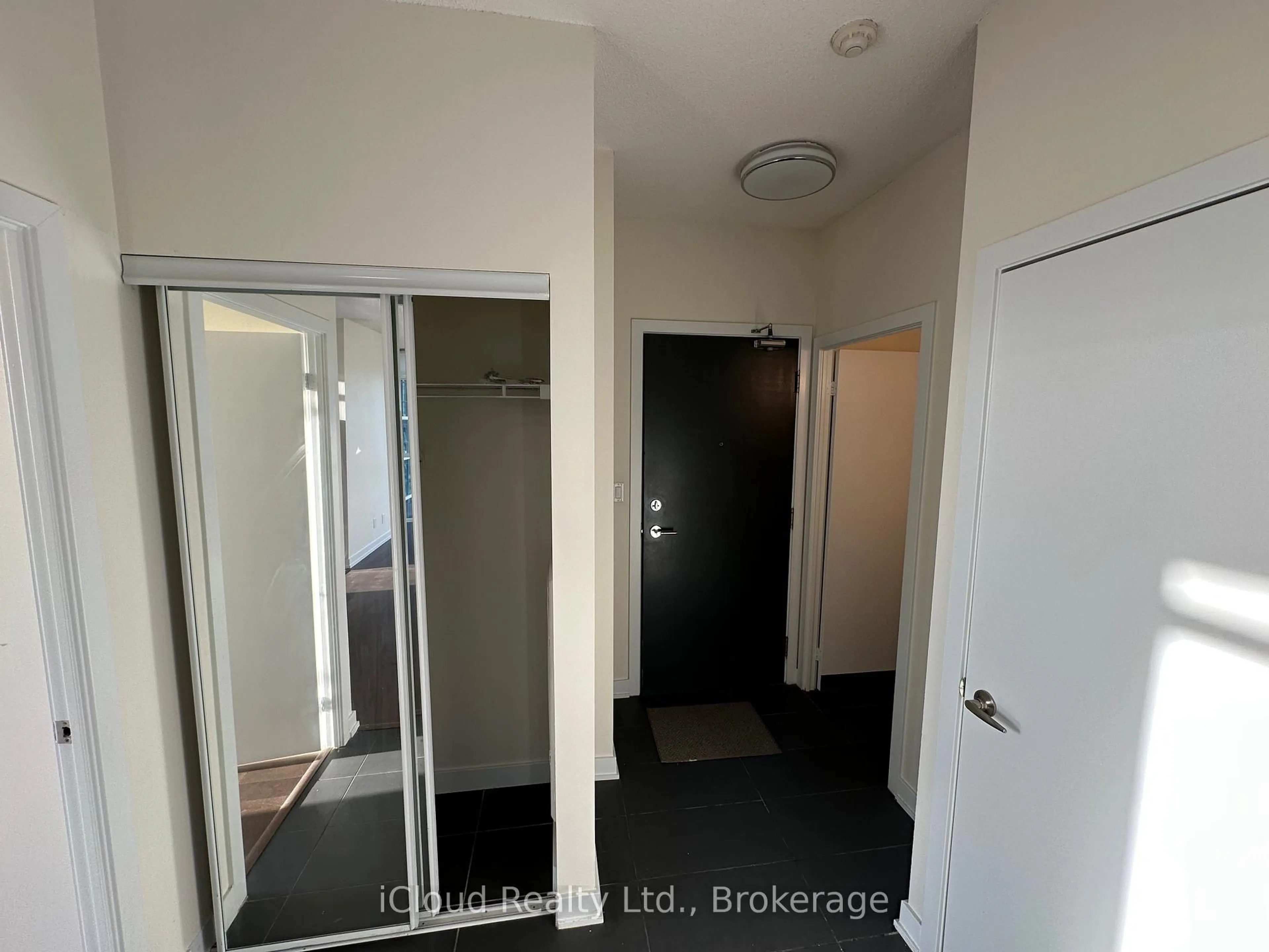 Unknown for 4070 Confederation Pkwy #3204, Mississauga Ontario L5B 0E9