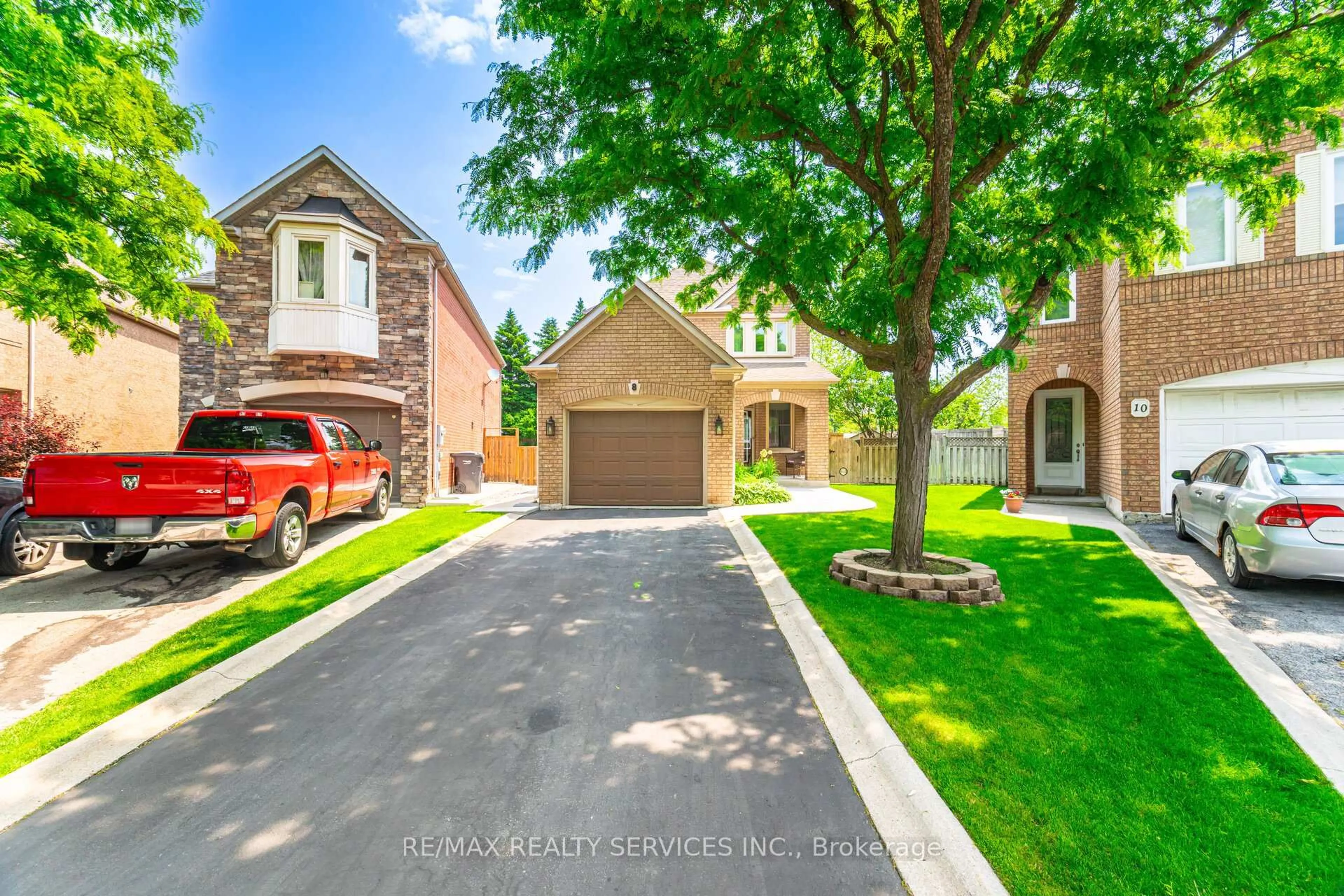 Home with brick exterior material, street for 8 Inwood Pl, Brampton Ontario L6R 1T2