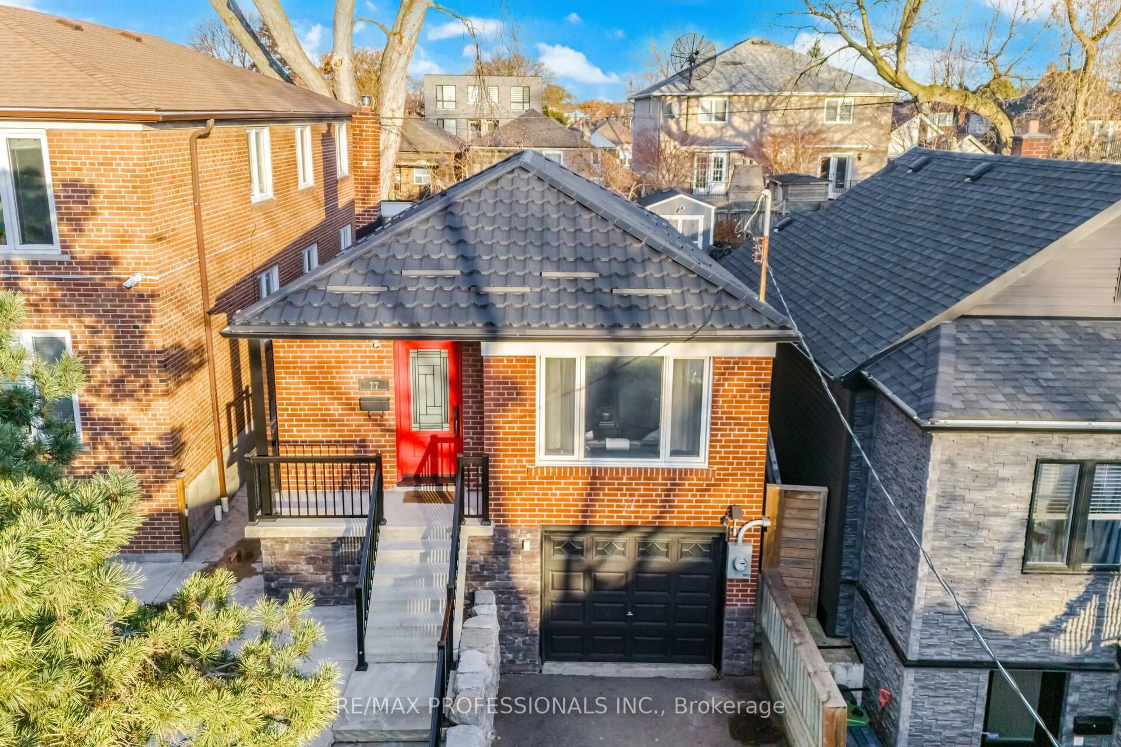 A pic from outside/outdoor area/front of a property/back of a property/a pic from drone, street for 77 Grandville Ave, Toronto Ontario M6N 4V1
