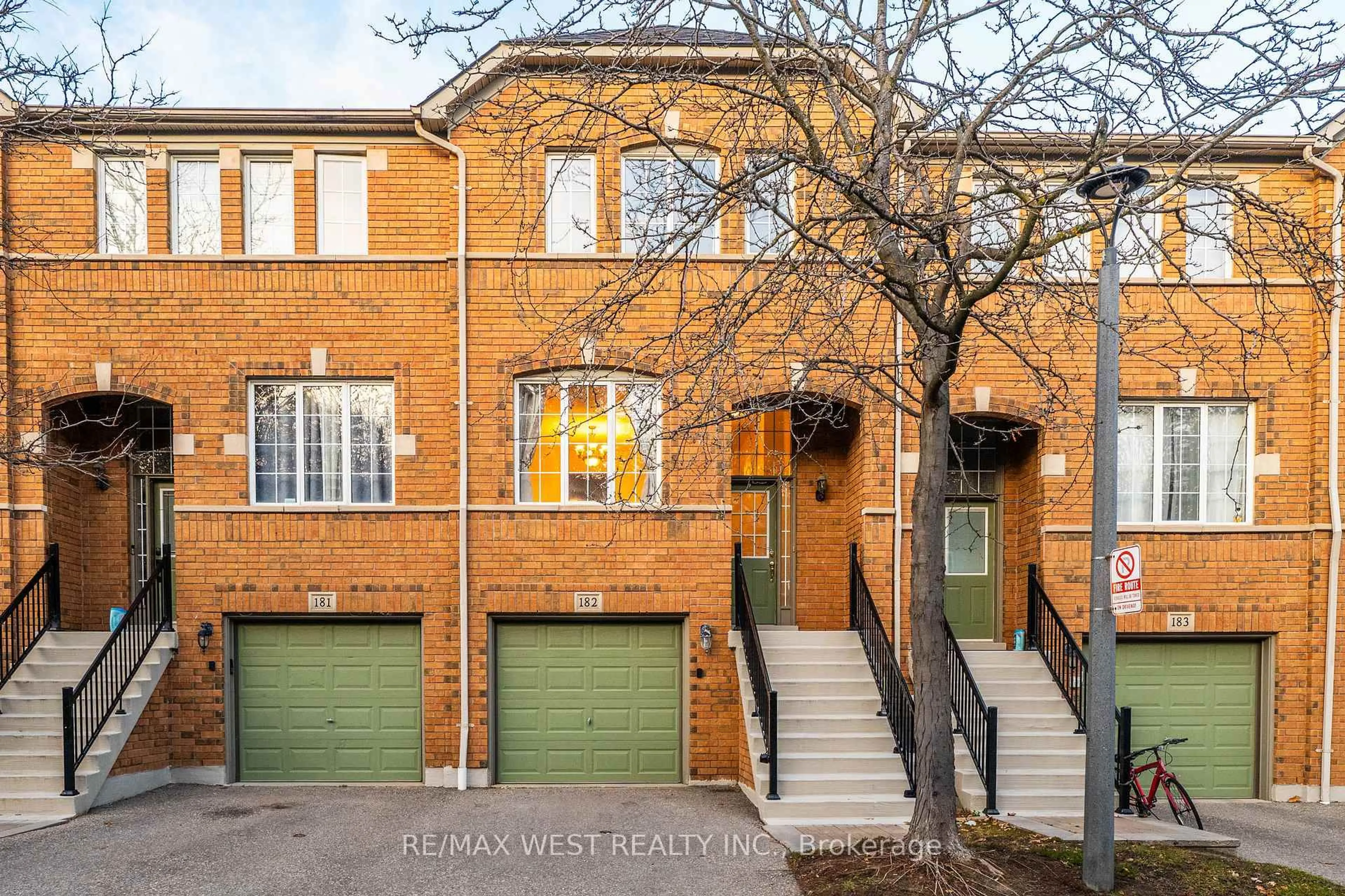 Home with brick exterior material, street for 5530 Glen Erin Dr #182, Mississauga Ontario L5M 6E8