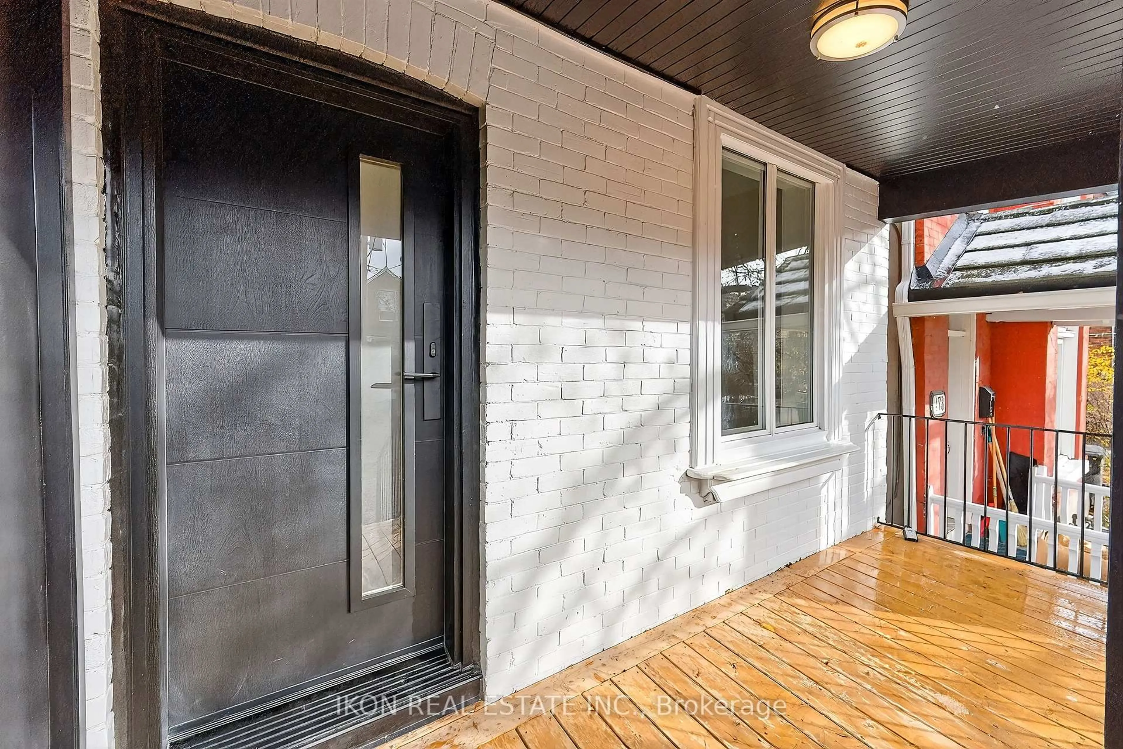 Indoor entryway for 475 Delaware Ave, Toronto Ontario M6H 2V1