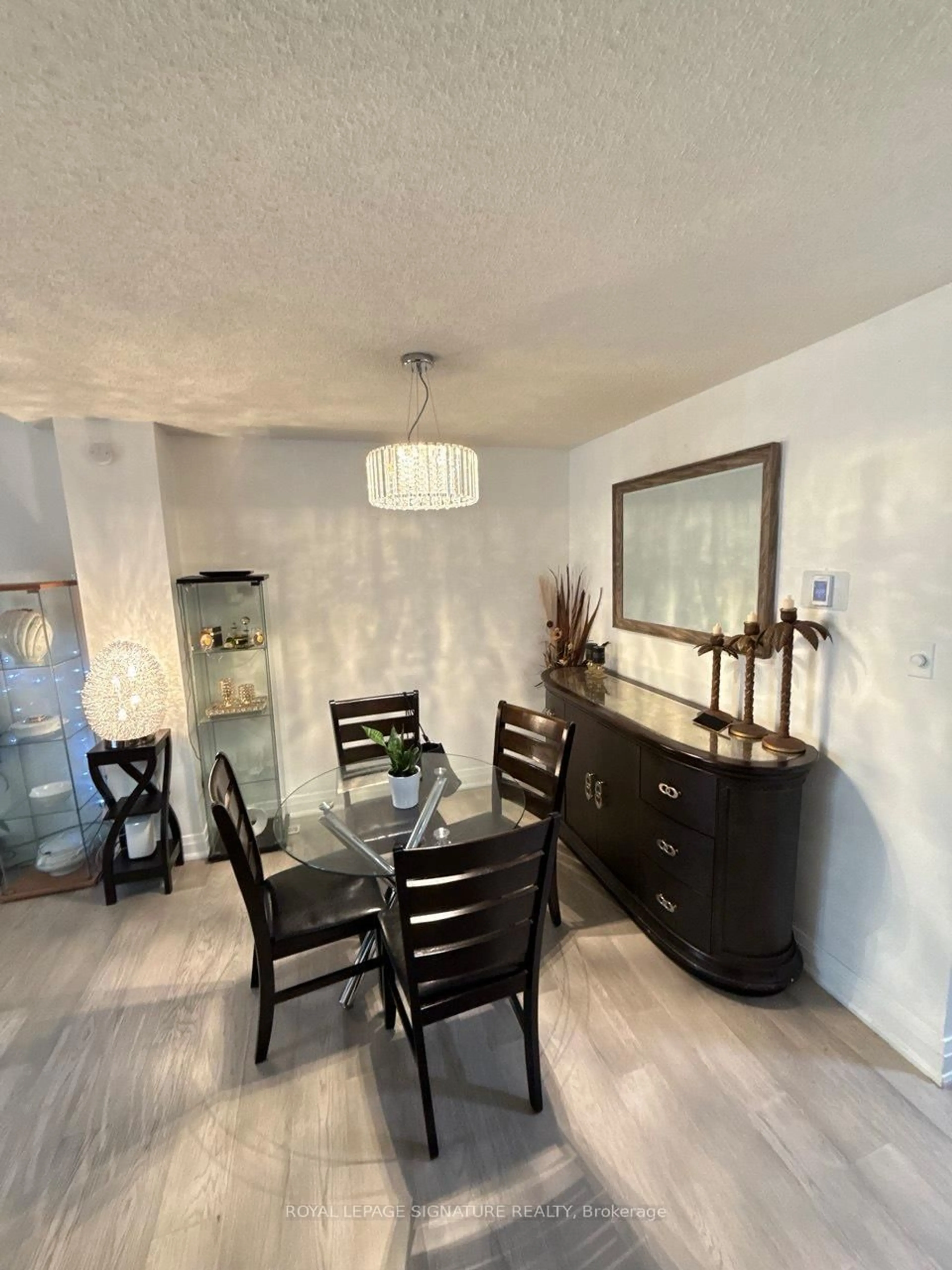 Dining room, wood/laminate floor for 5020 Delaware Dr #25, Mississauga Ontario L4Z 3C7