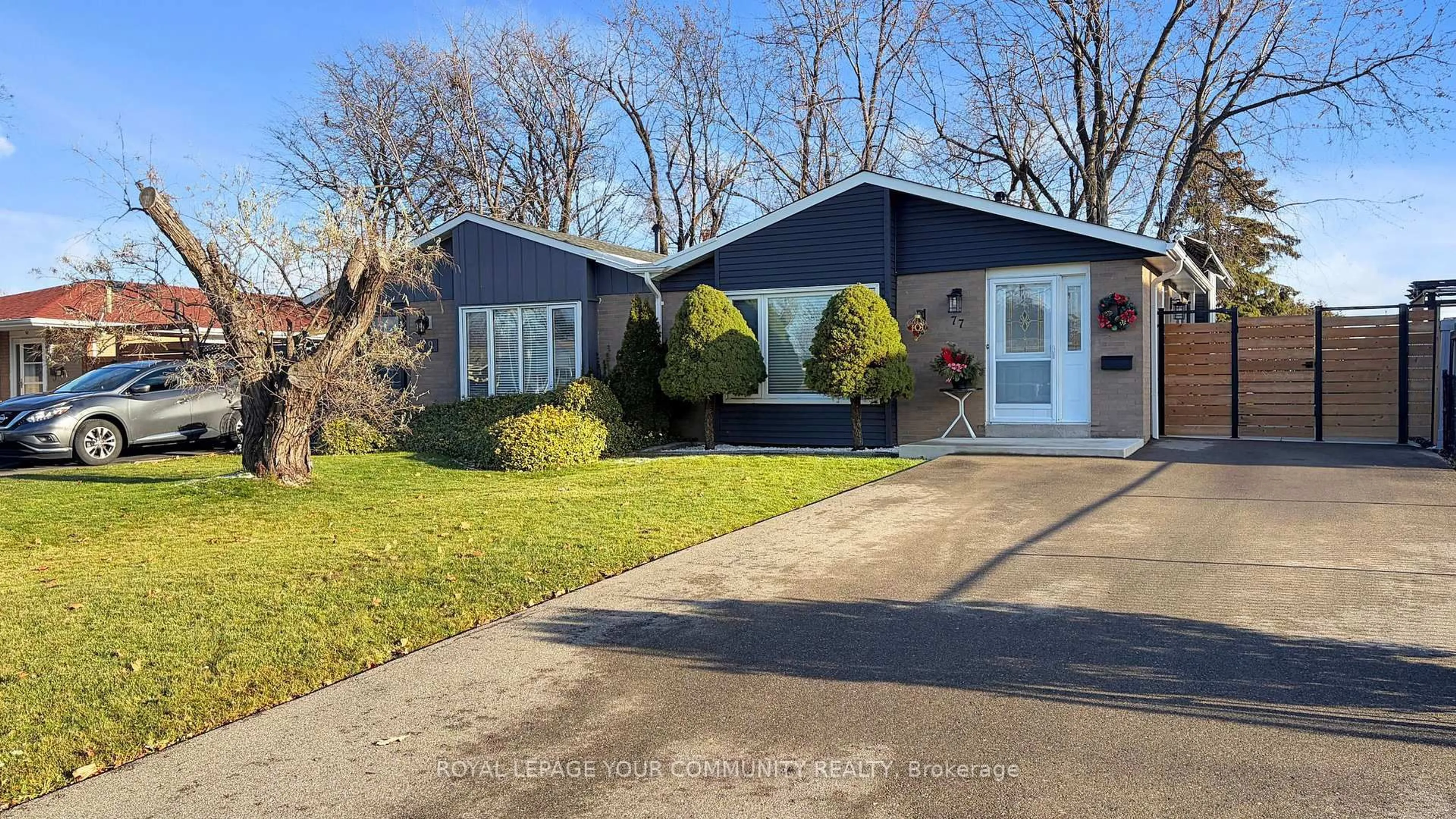 Home with vinyl exterior material, street for 77 Goldcrest Rd, Brampton Ontario L6S 1H1