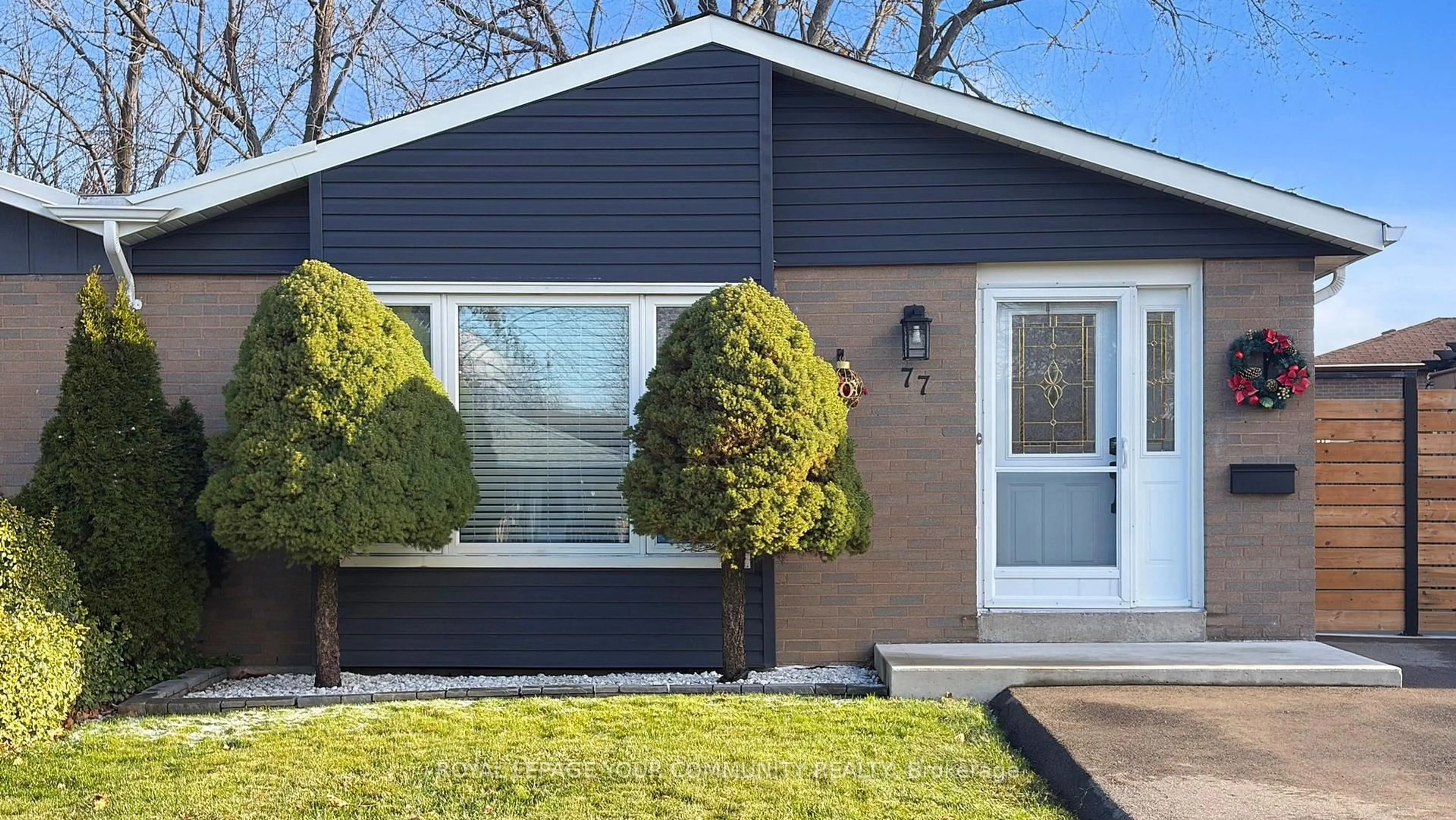 Home with vinyl exterior material, street for 77 Goldcrest Rd, Brampton Ontario L6S 1H1