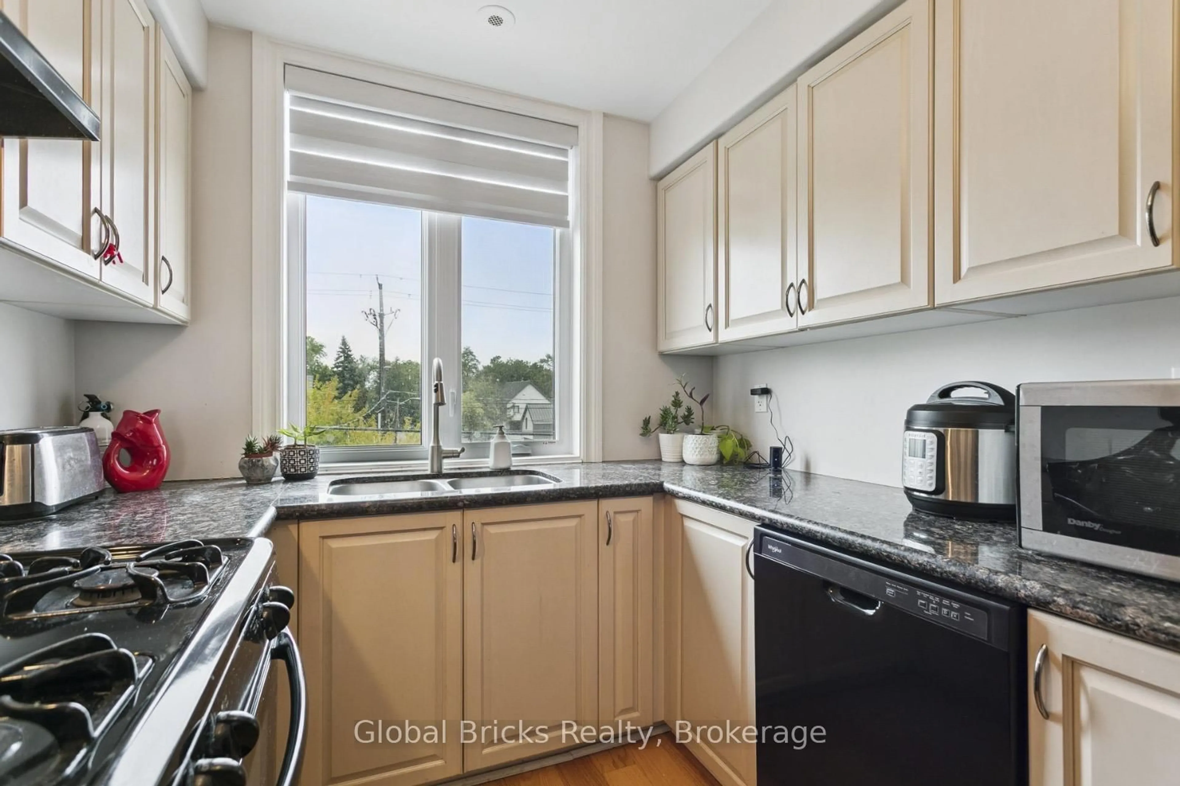 Standard kitchen, unknown for 3400 Lake Shore Blvd #203, Toronto Ontario M8W 1N2