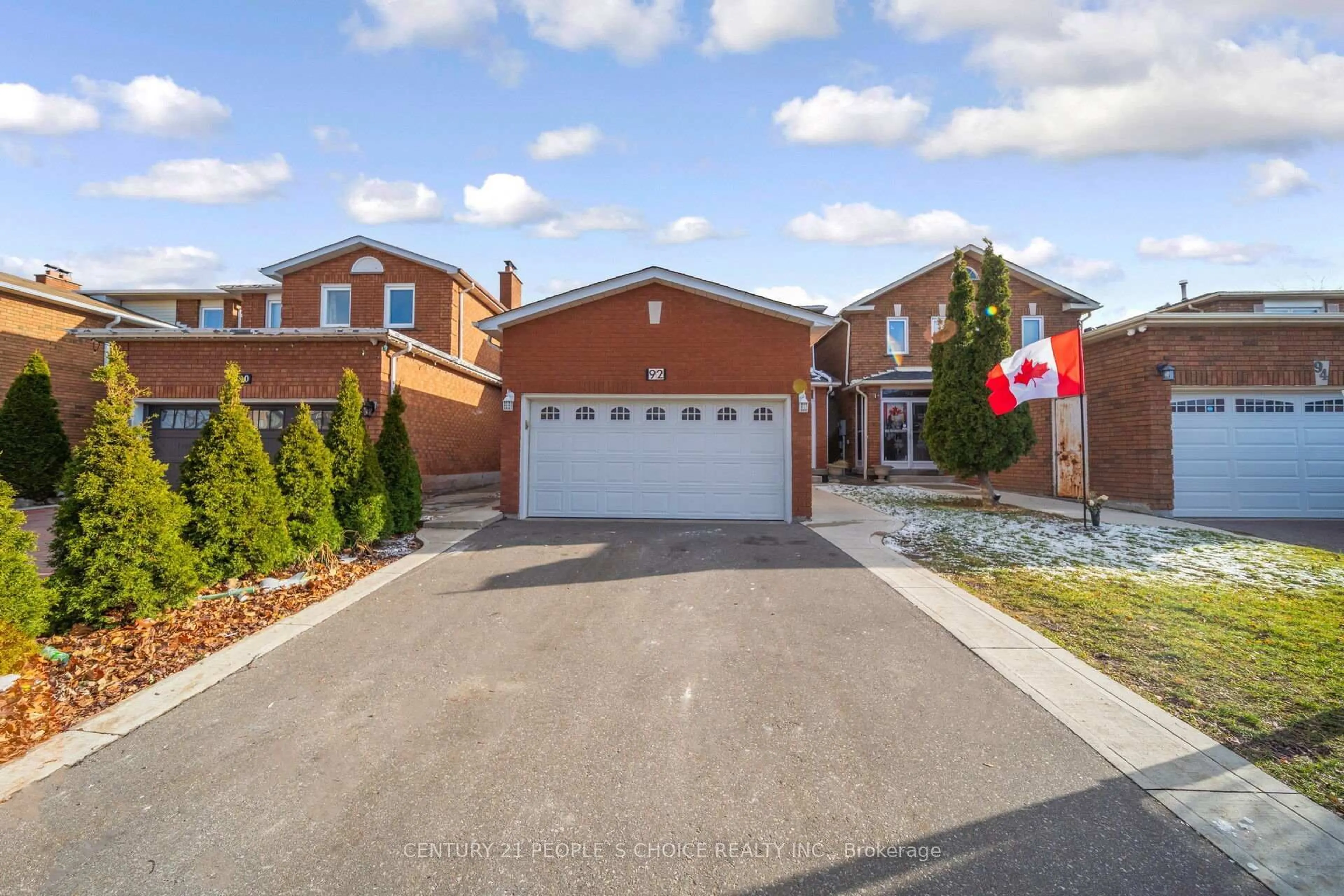Home with brick exterior material, street for 92 Woolridge Crt, Brampton Ontario L6Y 3G3