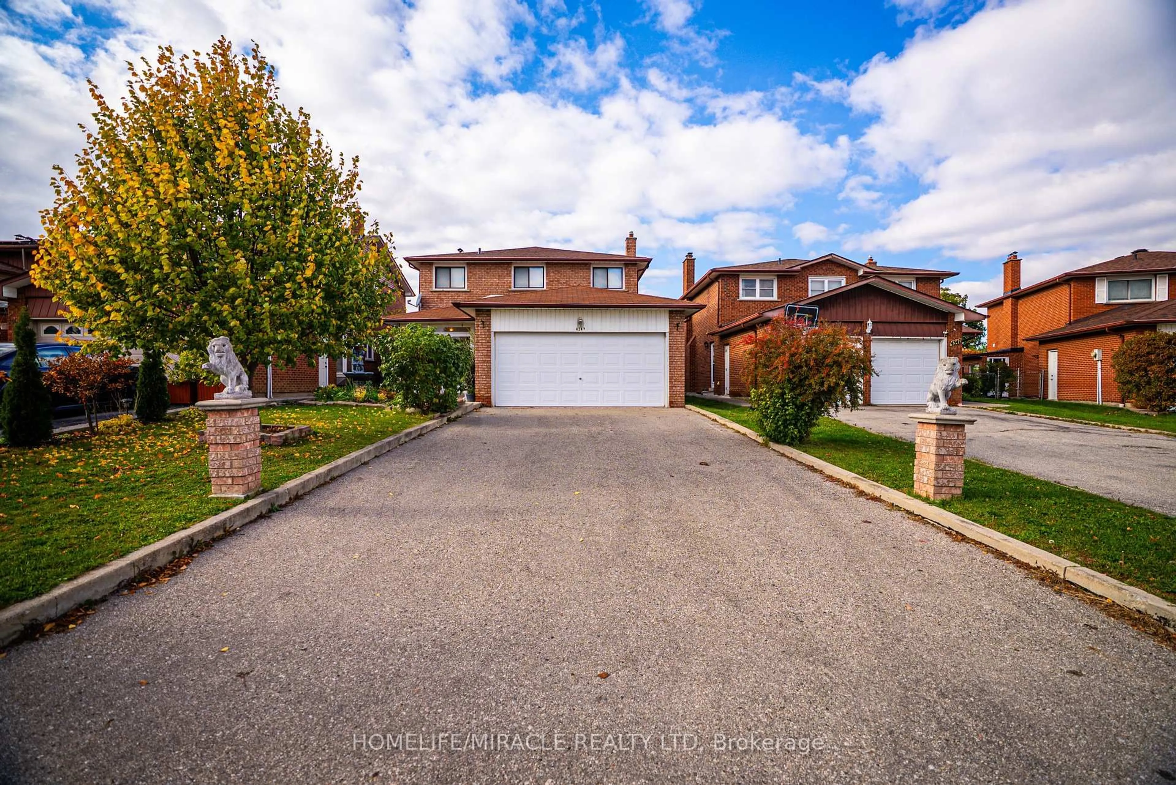 A pic from outside/outdoor area/front of a property/back of a property/a pic from drone, street for 4343 Alta Crt, Mississauga Ontario L4Z 1N6