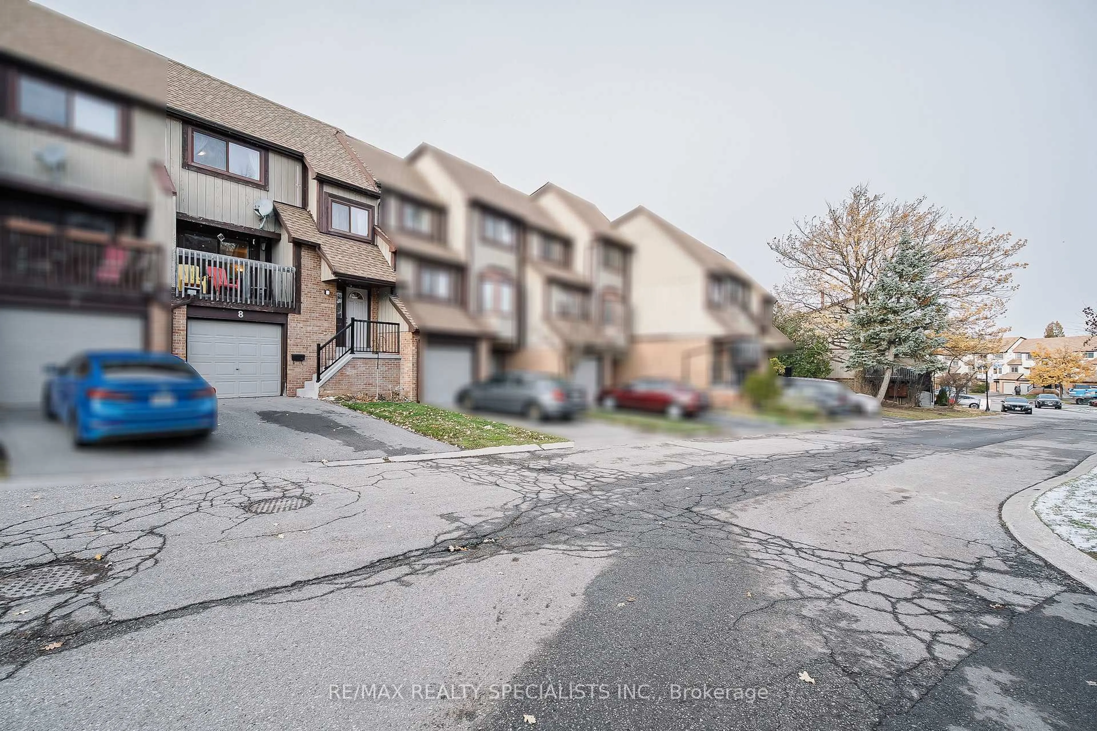 A pic from outside/outdoor area/front of a property/back of a property/a pic from drone, street for 6780 Formentera Ave #8, Mississauga Ontario L5N 2L1