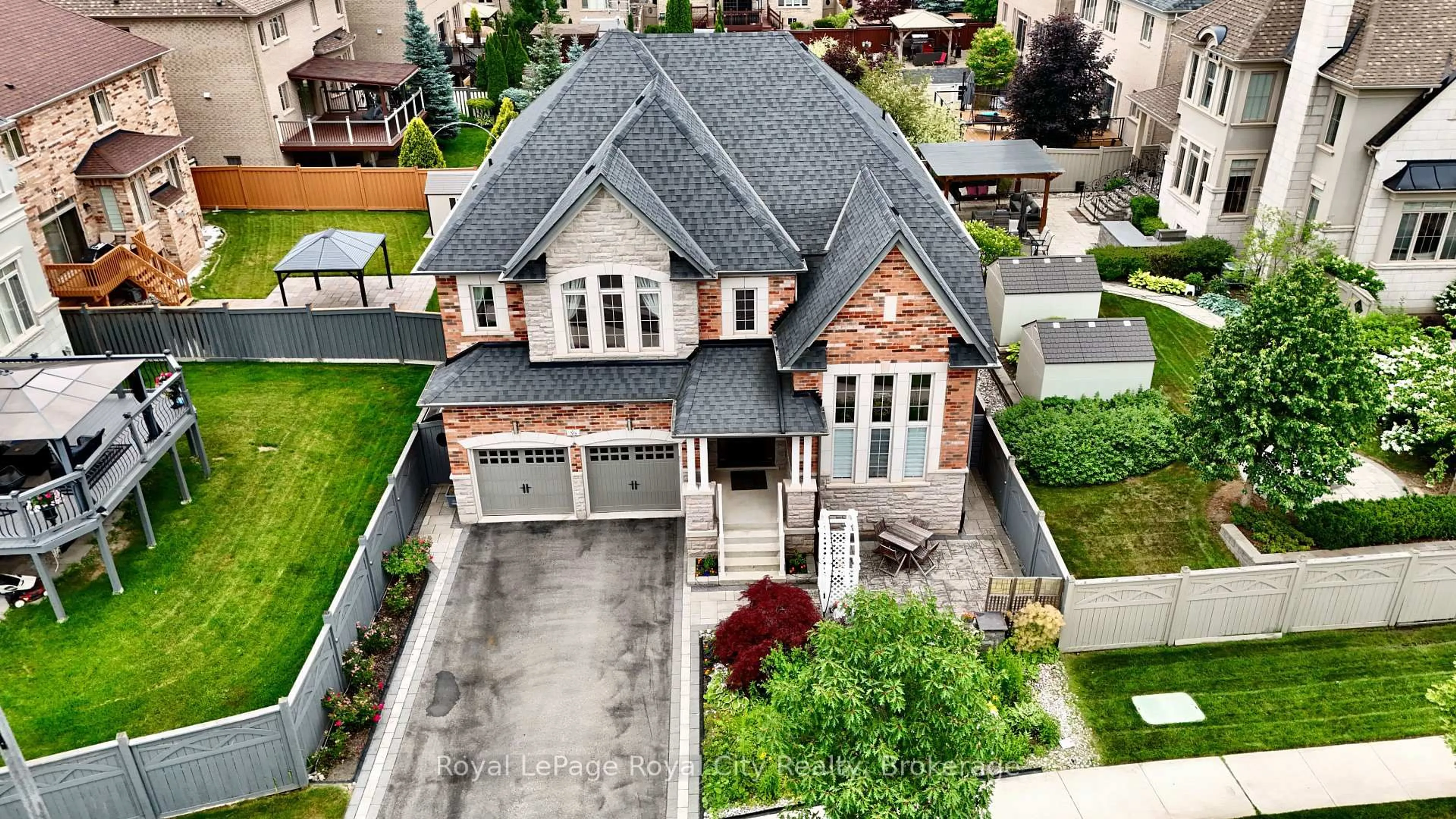 A pic from outside/outdoor area/front of a property/back of a property/a pic from drone, street for 39 Dalmeny Dr, Brampton Ontario L6X 2Y4