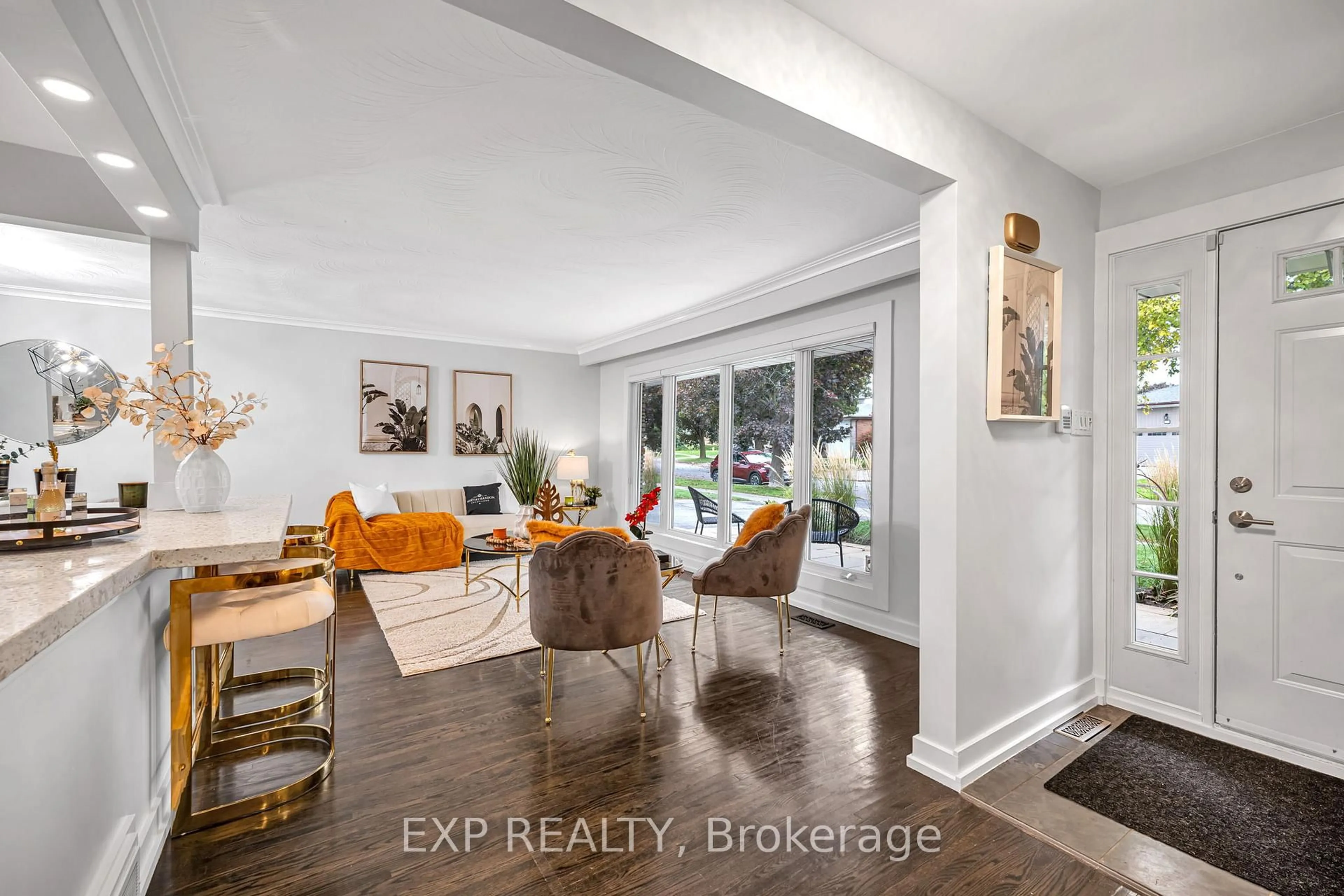 Open concept kitchen, unknown for 29 Newell Crt, Toronto Ontario M9A 4T9