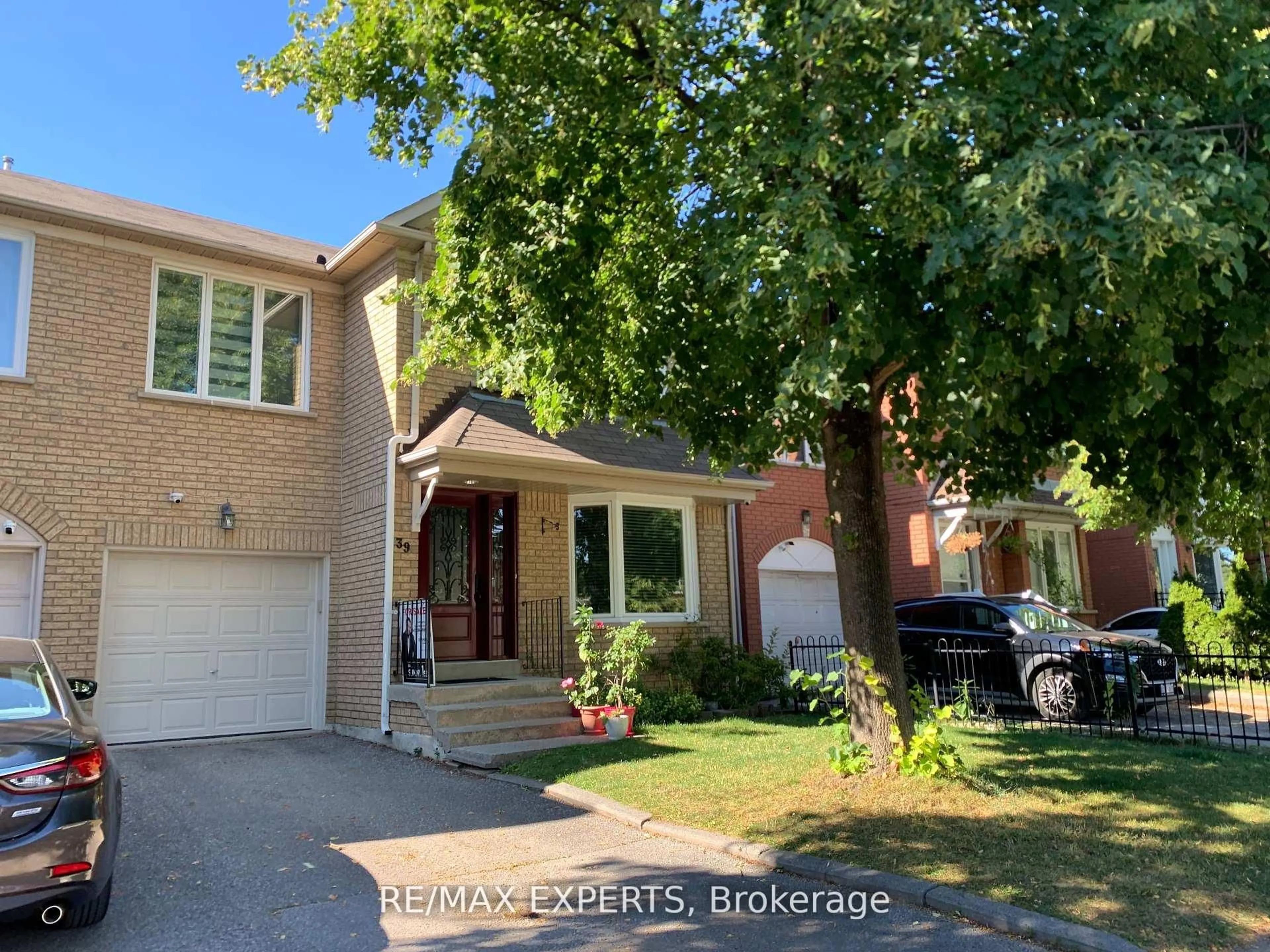 Home with brick exterior material, street for 39 Softneedle Ave, Brampton Ontario L6R 1K4