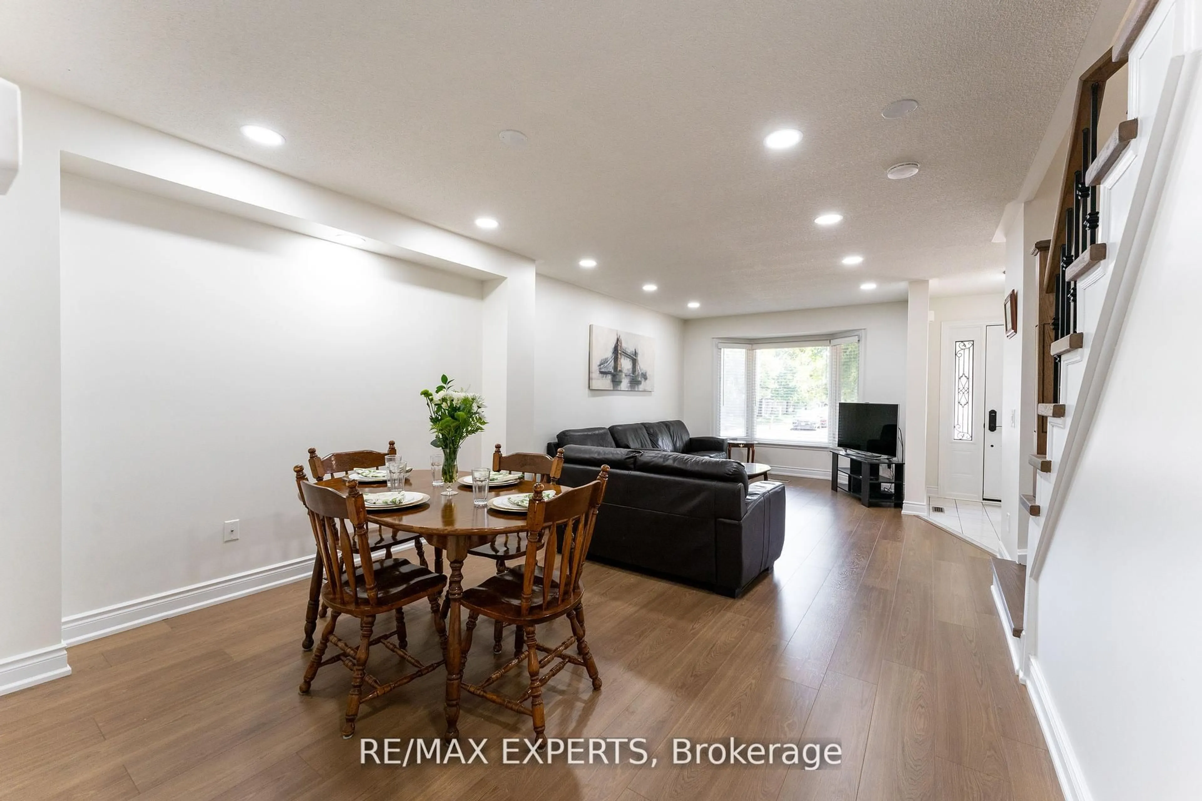 Unknown for 39 Softneedle Ave, Brampton Ontario L6R 1K4