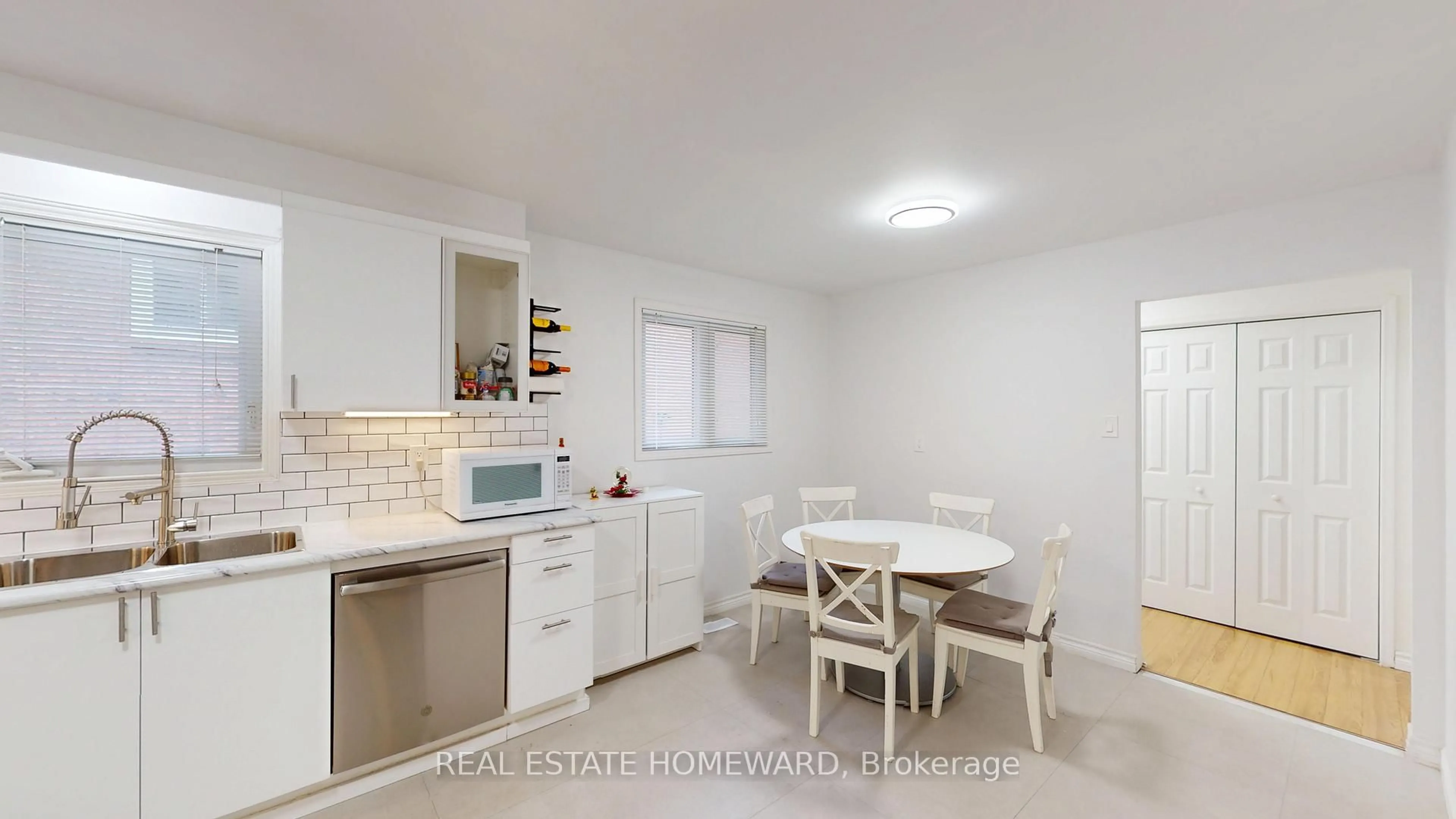 Standard kitchen, unknown for 112 Benjamin Boake Tr, Toronto Ontario M3J 3C4