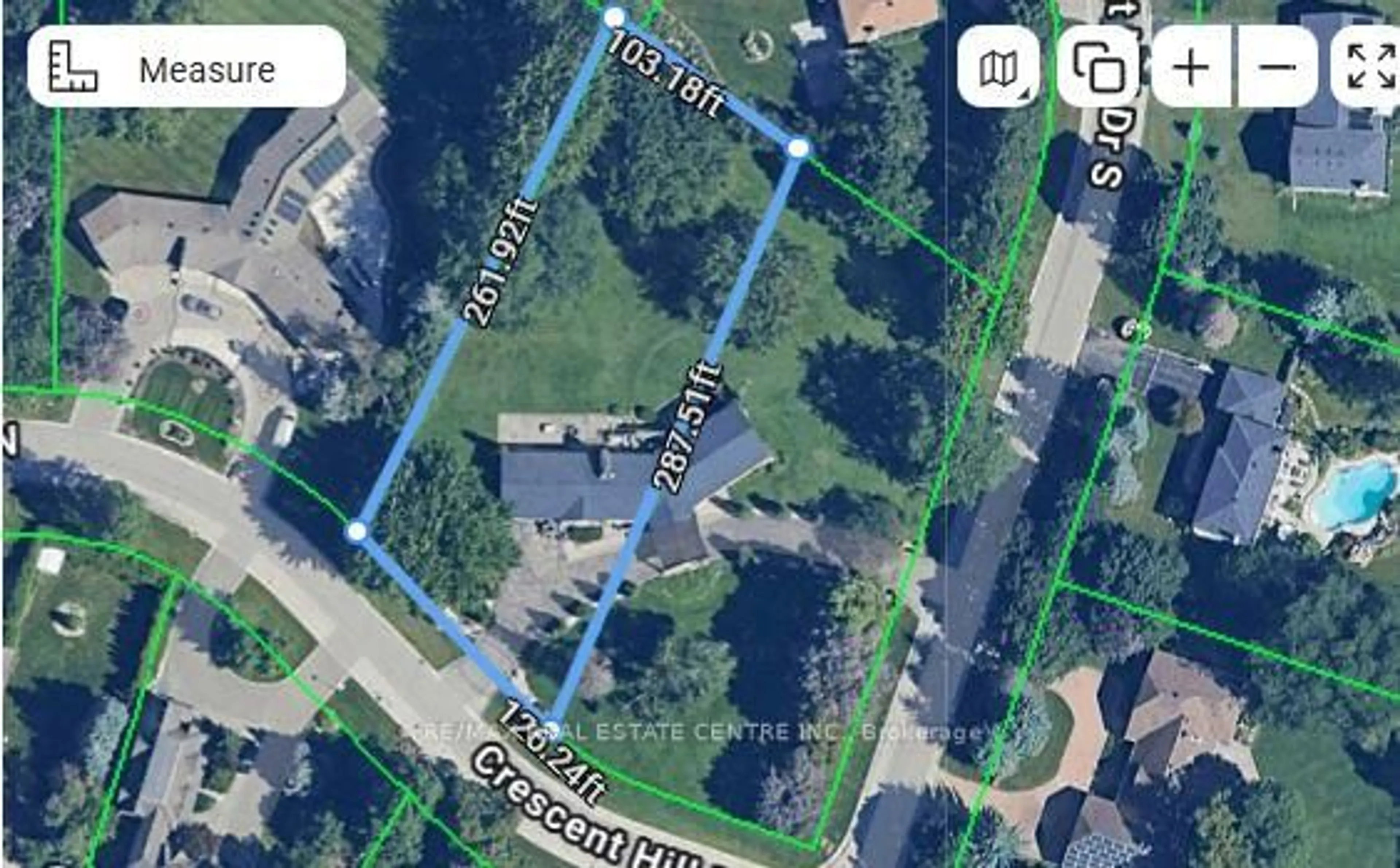 A pic from outside/outdoor area/front of a property/back of a property/a pic from drone, street for 20 Crescent Hill Dr, Brampton Ontario L6S 1C7