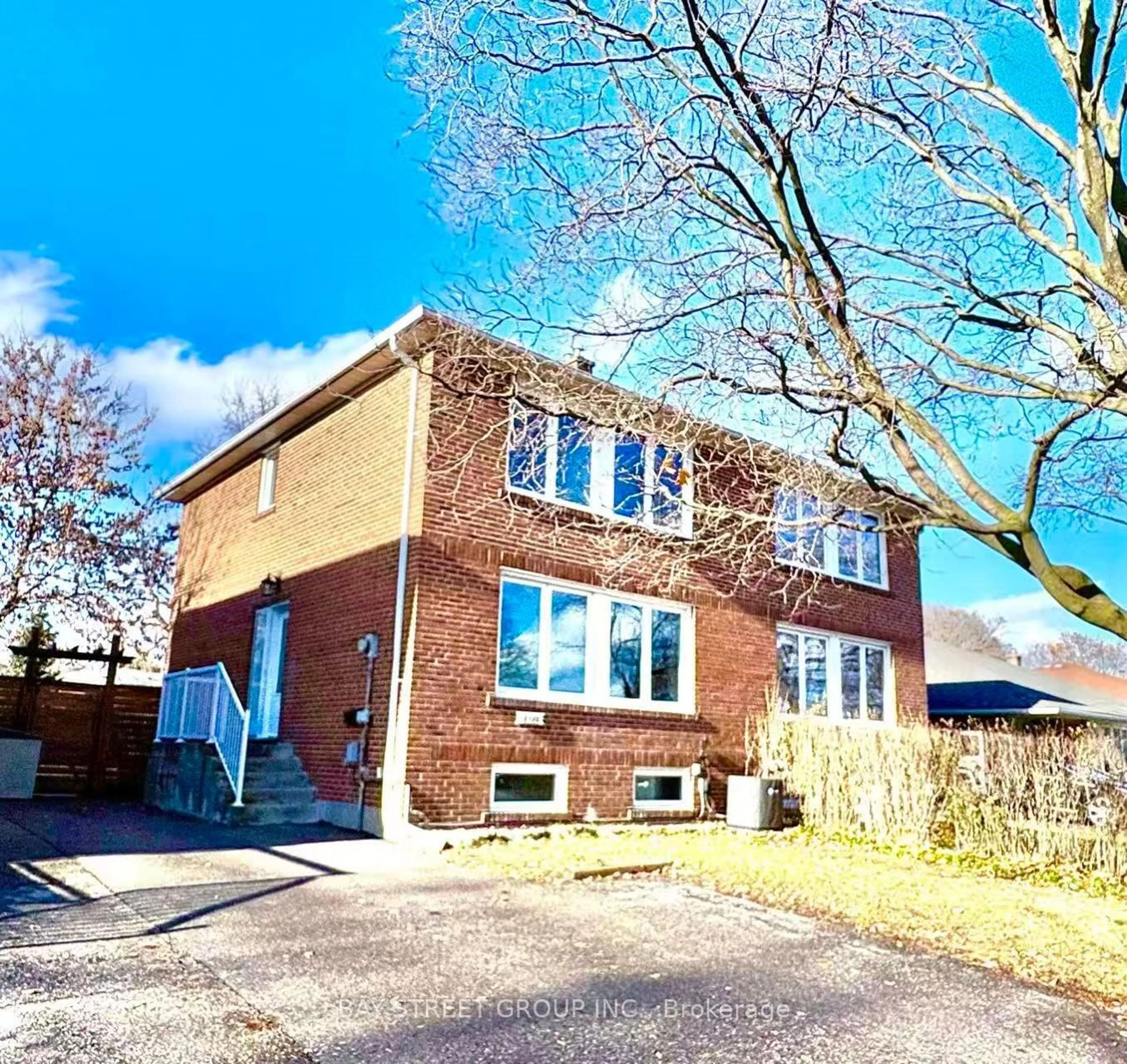 Home with brick exterior material, street for 2175 Wiseman Crt, Mississauga Ontario L5J 1P3