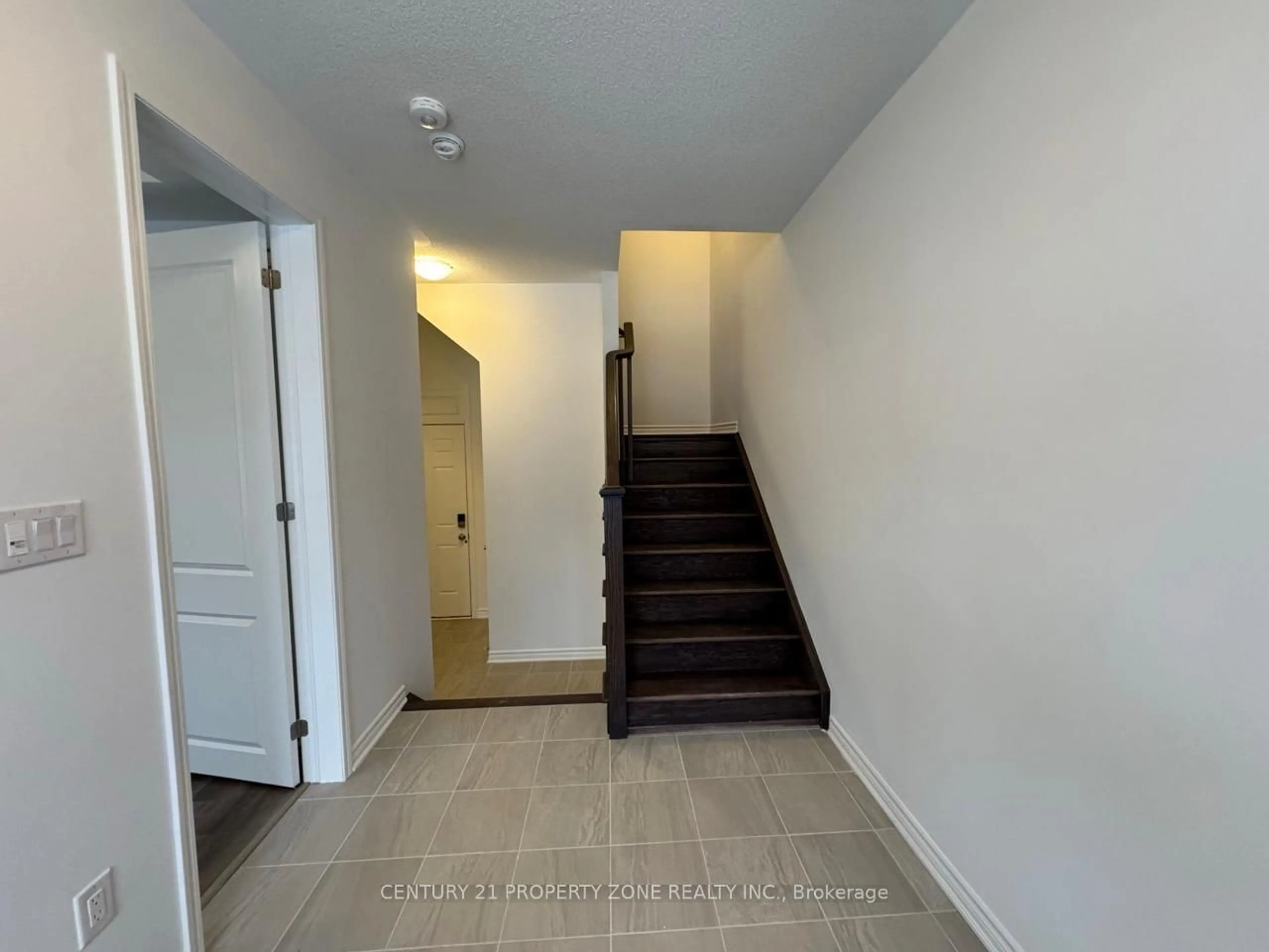 A pic of a room for 6 Bellasera Way, Caledon Ontario L7C 1Z9