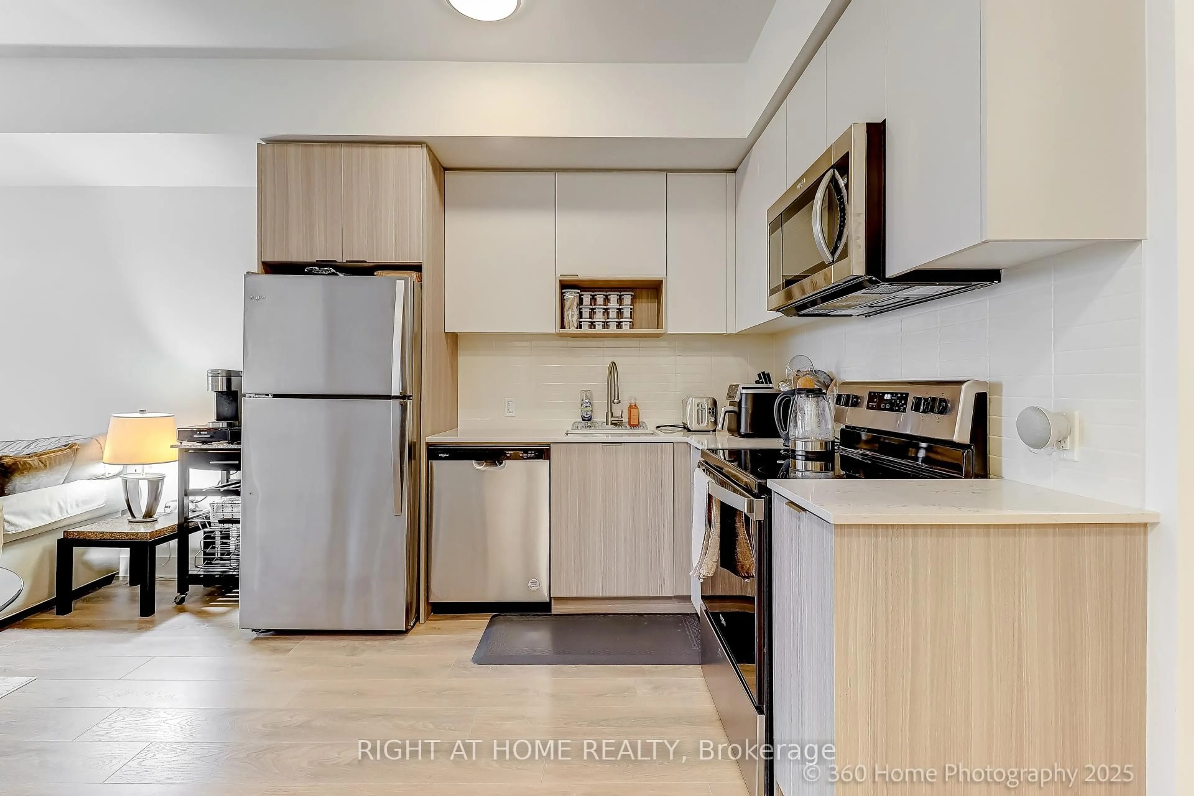 Unknown for 202 Burnhamthorpe Rd #605, Mississauga Ontario L5B 0A1