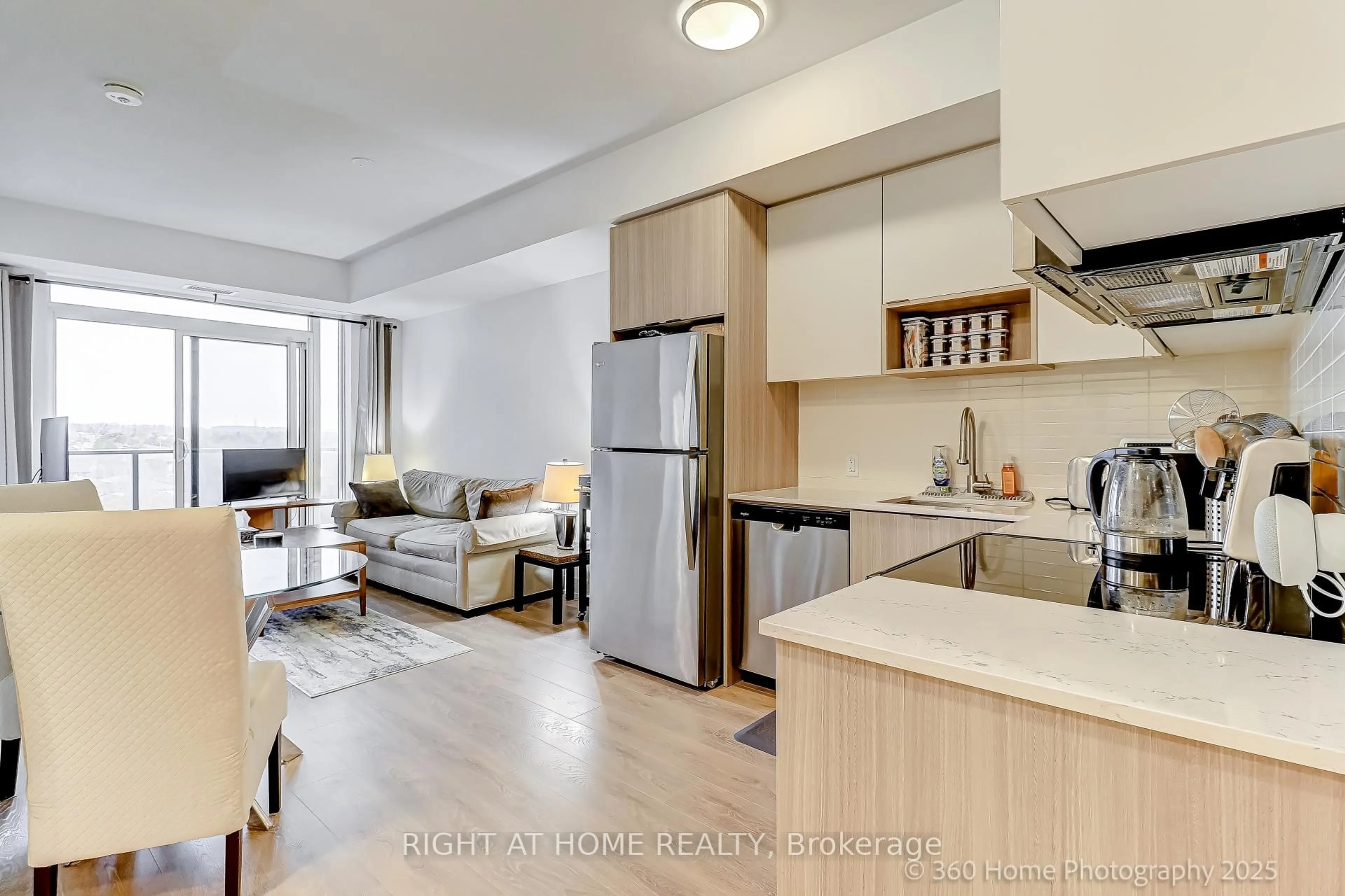 Open concept kitchen, unknown for 202 Burnhamthorpe Rd #605, Mississauga Ontario L5B 0A1