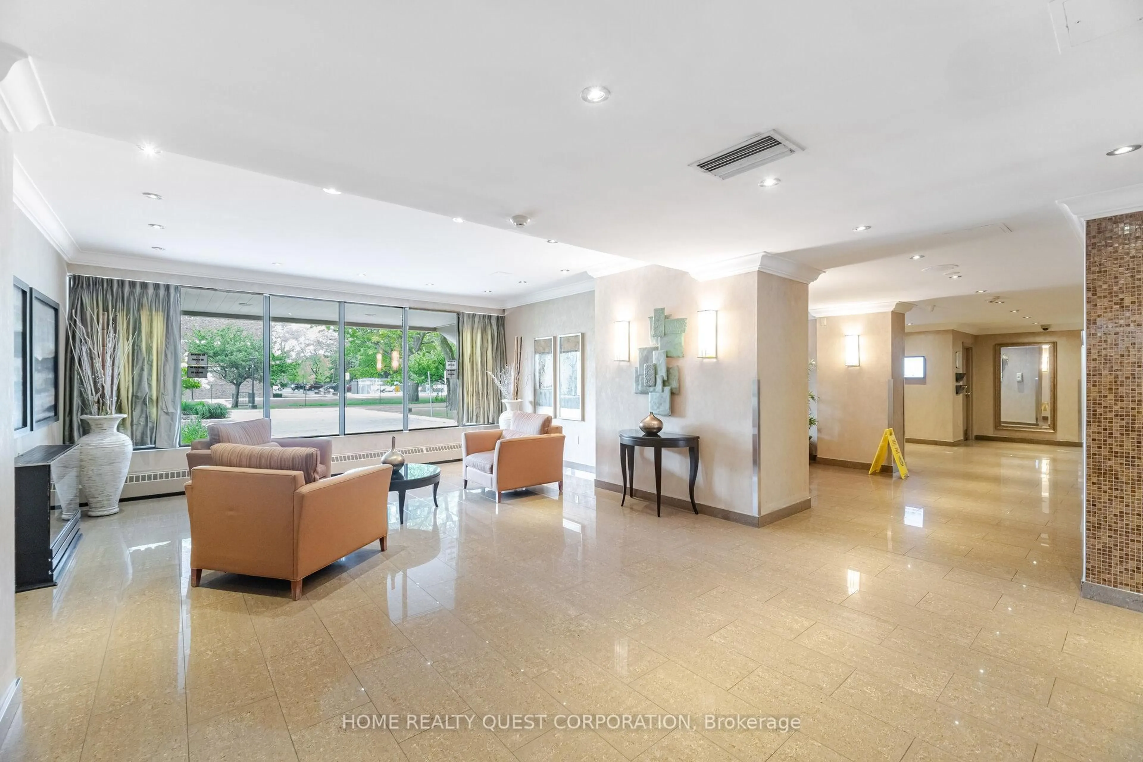 Lobby for 3170 Kirwin Ave #510, Mississauga Ontario L5A 3R1