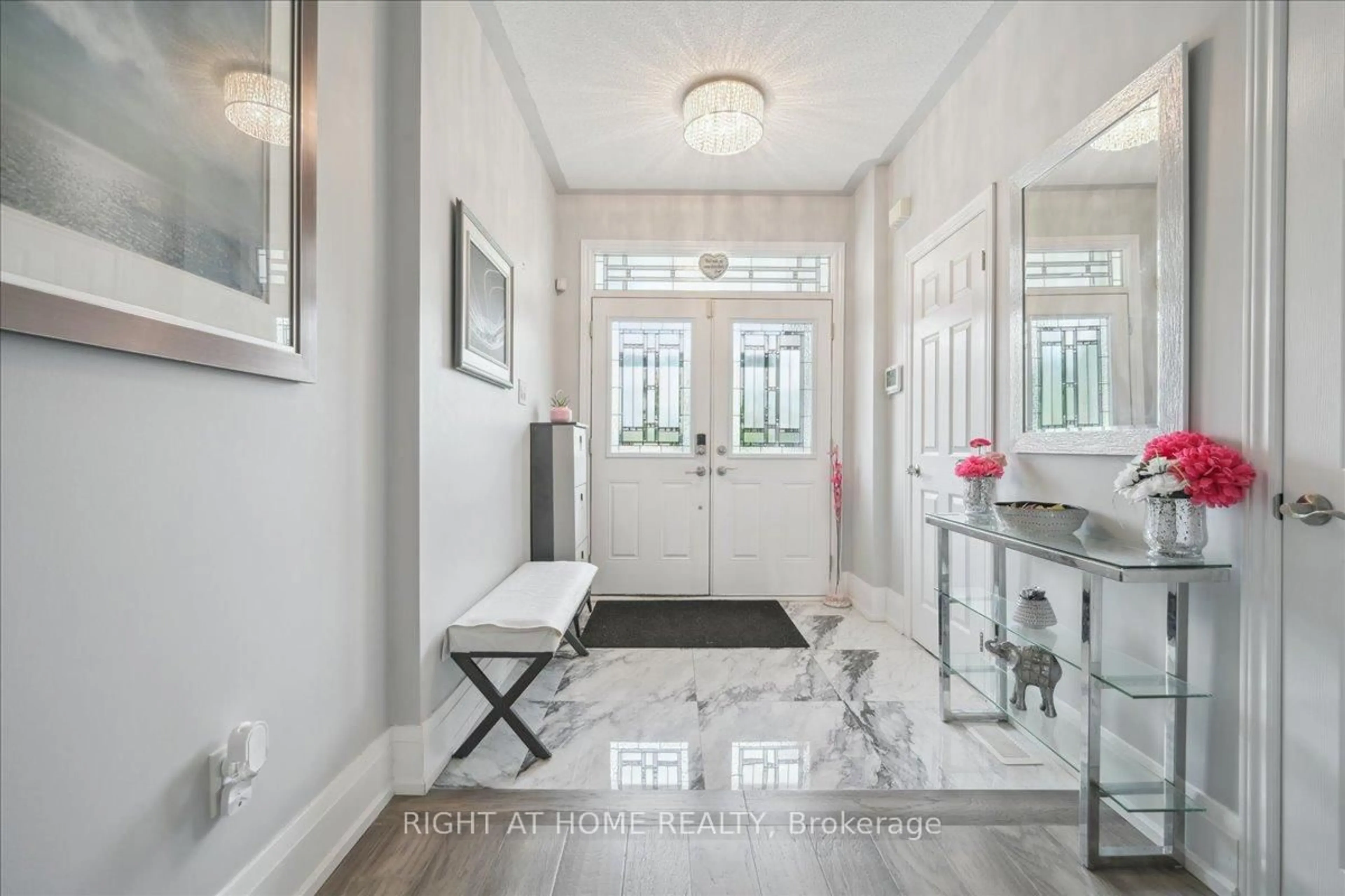 Indoor entryway for 1449 Laurier Ave, Milton Ontario L9T 6J4