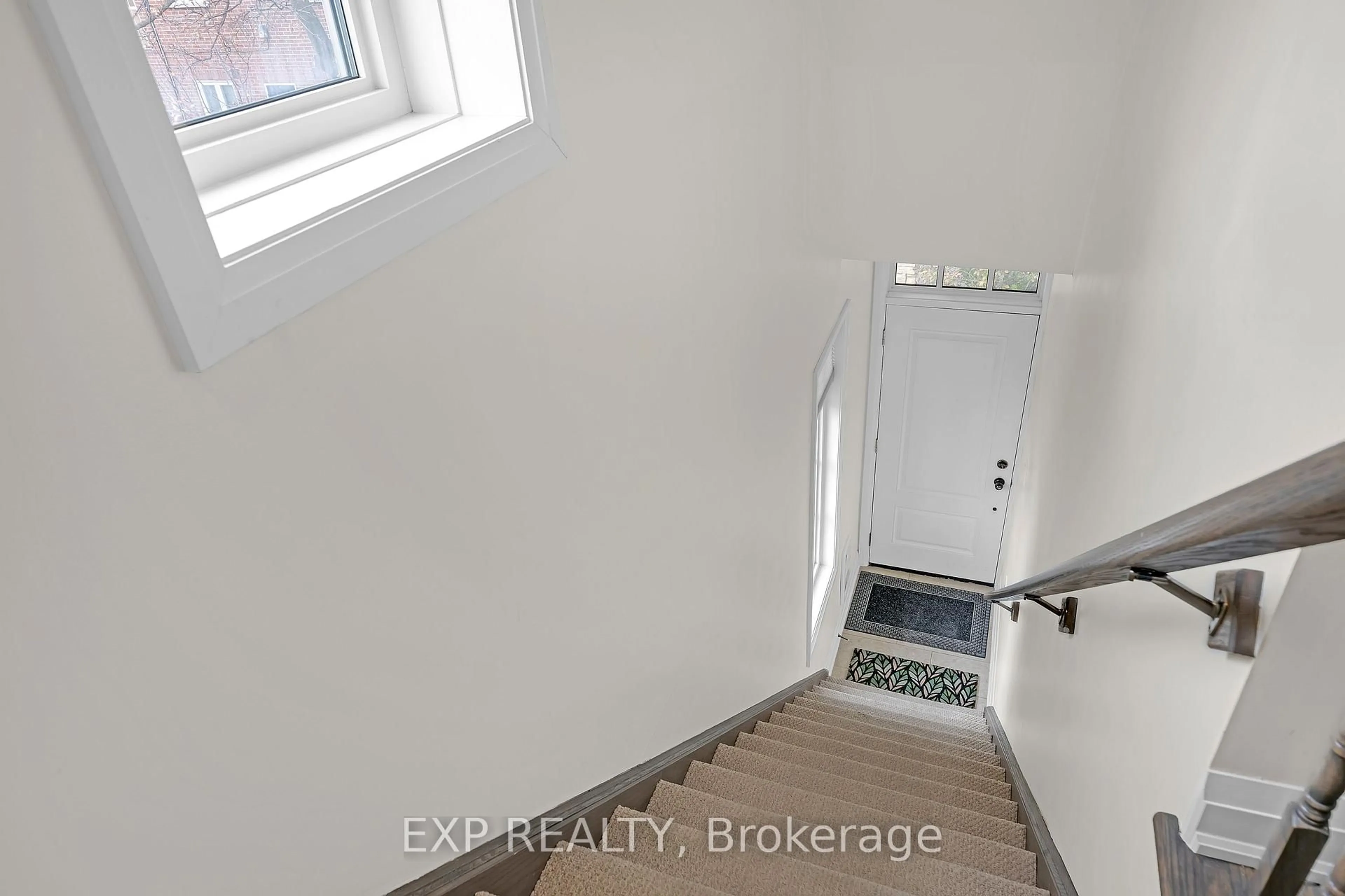 Unknown for 3077 Cawthra Road #18, Mississauga Ontario L5A 2X4