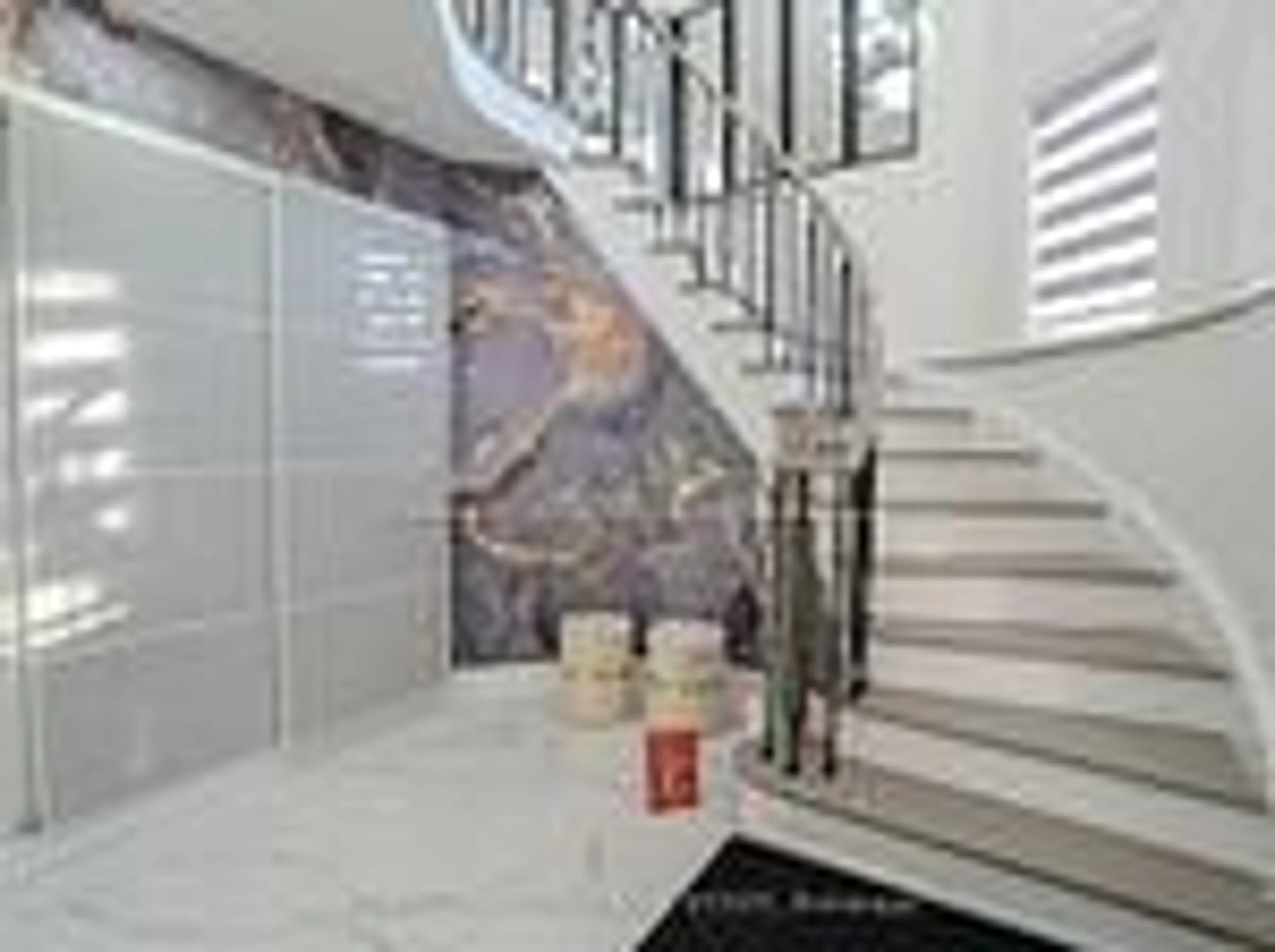 Stairs for 6839 Gracefield Dr, Mississauga Ontario L5N 6T6