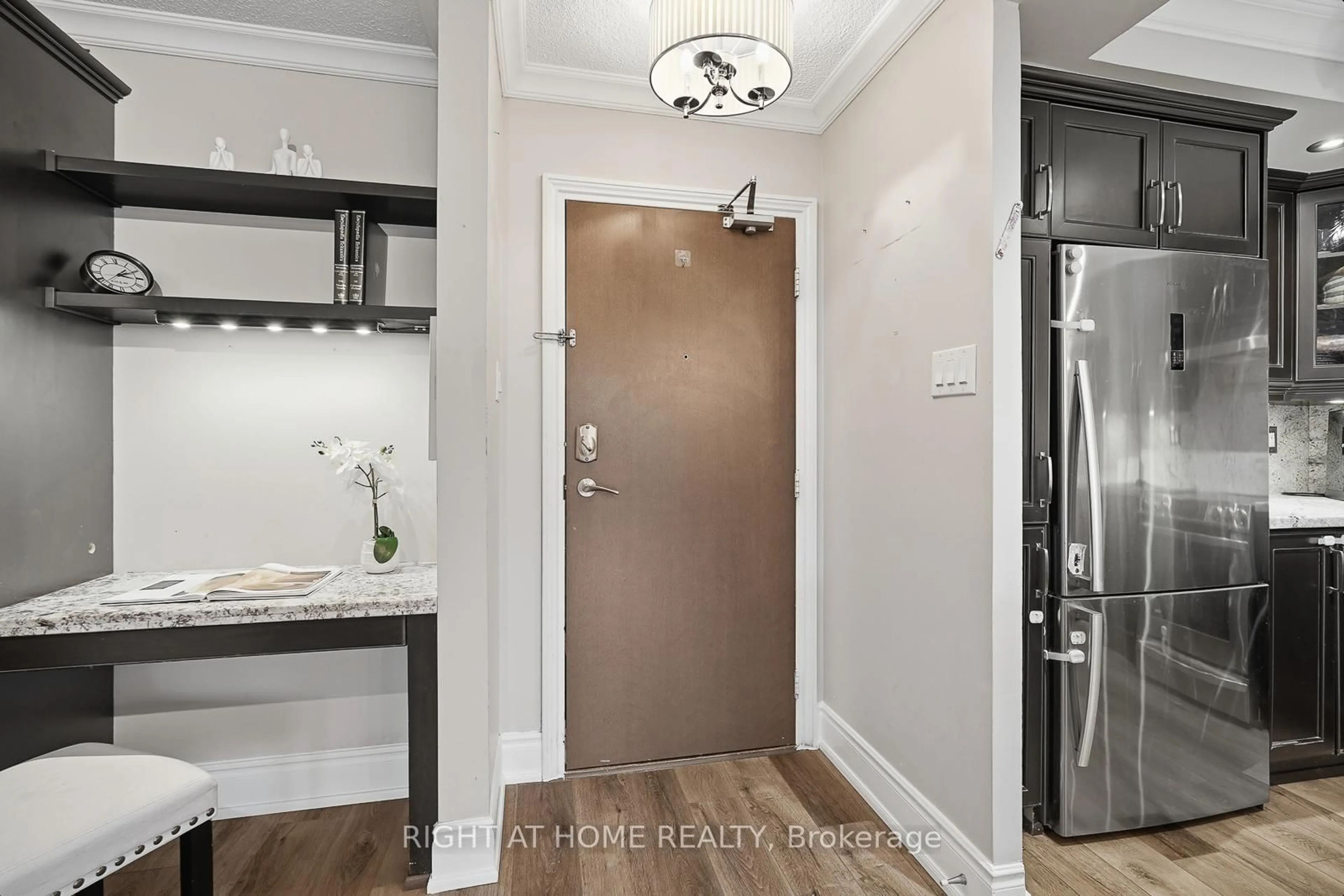 Indoor entryway for 135 Marlee Ave #206, Toronto Ontario M6B 4C6