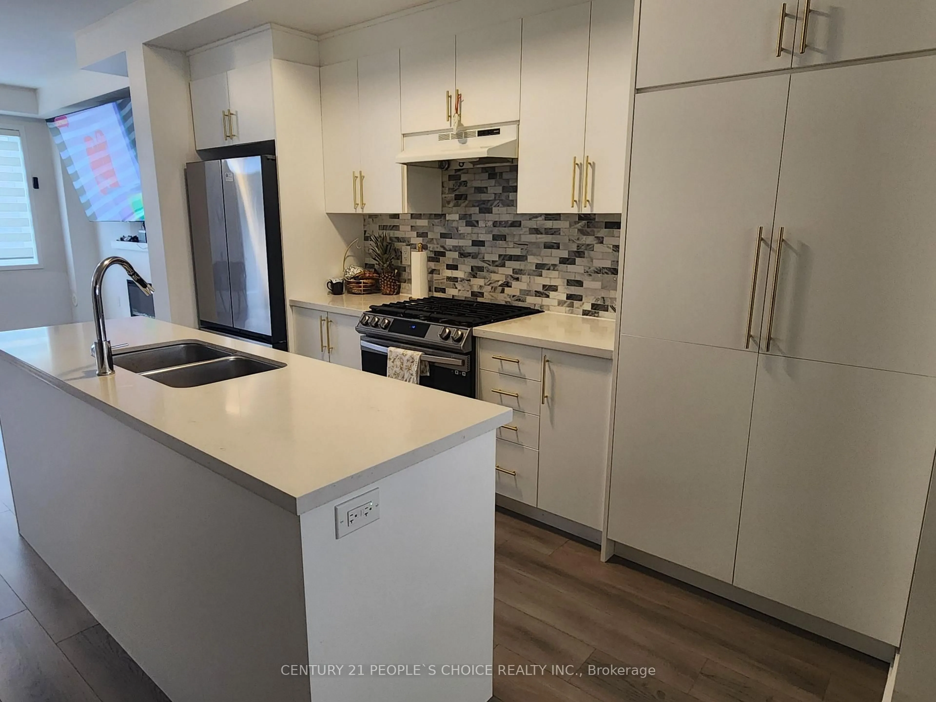 Open concept kitchen, unknown for 44 Lambert Lane, Caledon Ontario L7E 4M4
