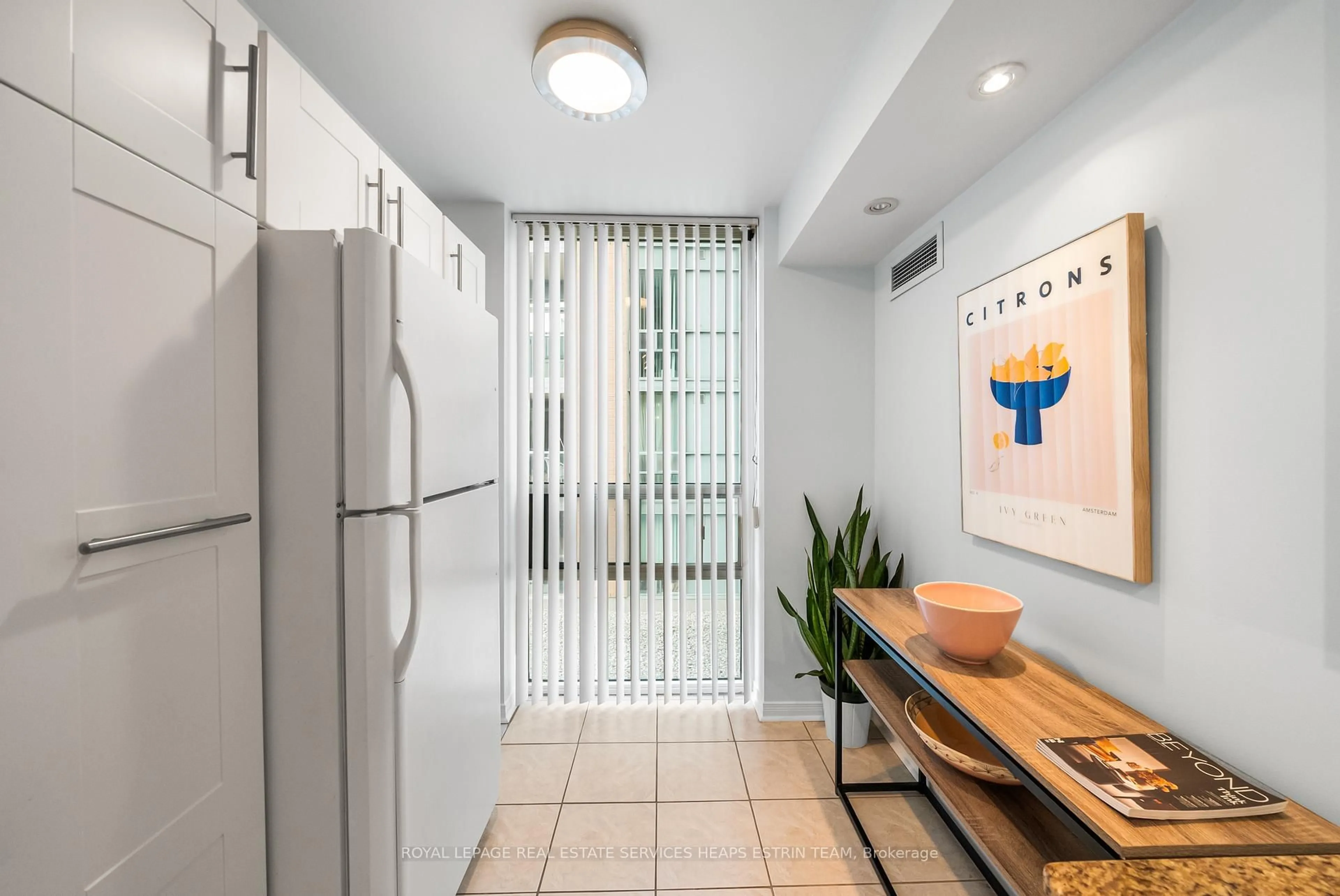 Indoor entryway for 11 Michael Power Pl #312, Toronto Ontario M9A 5G3