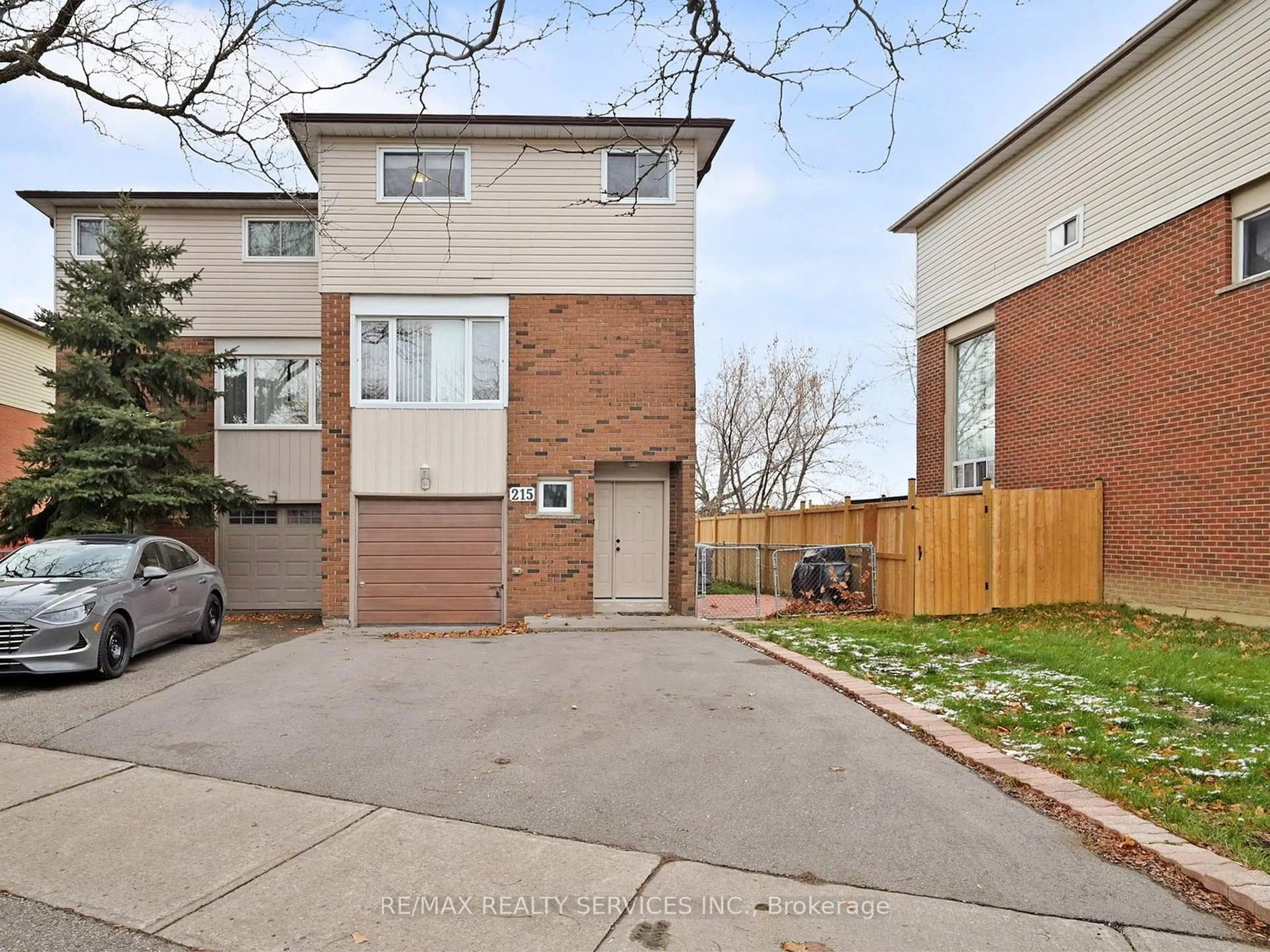 Home with brick exterior material, street for 215 Kingswood Dr, Brampton Ontario L6V 3B2