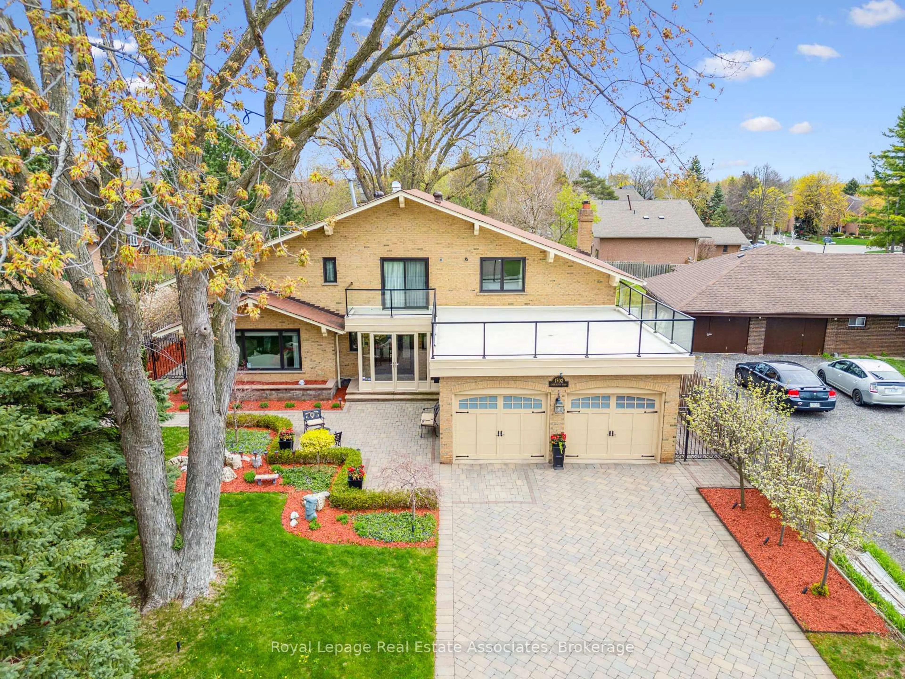 Unknown for 1702 Carrington Rd, Mississauga Ontario L5M 2K2