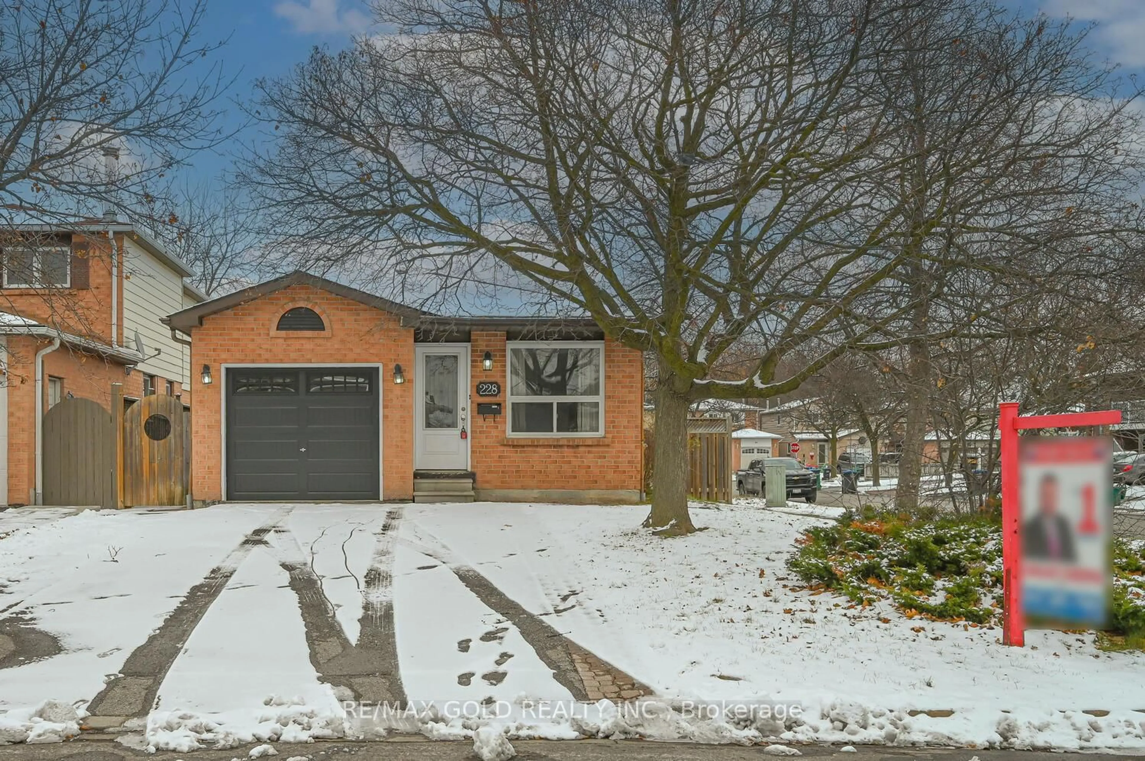 Unknown for 228 Martindale Cres, Brampton Ontario L6X 2V2