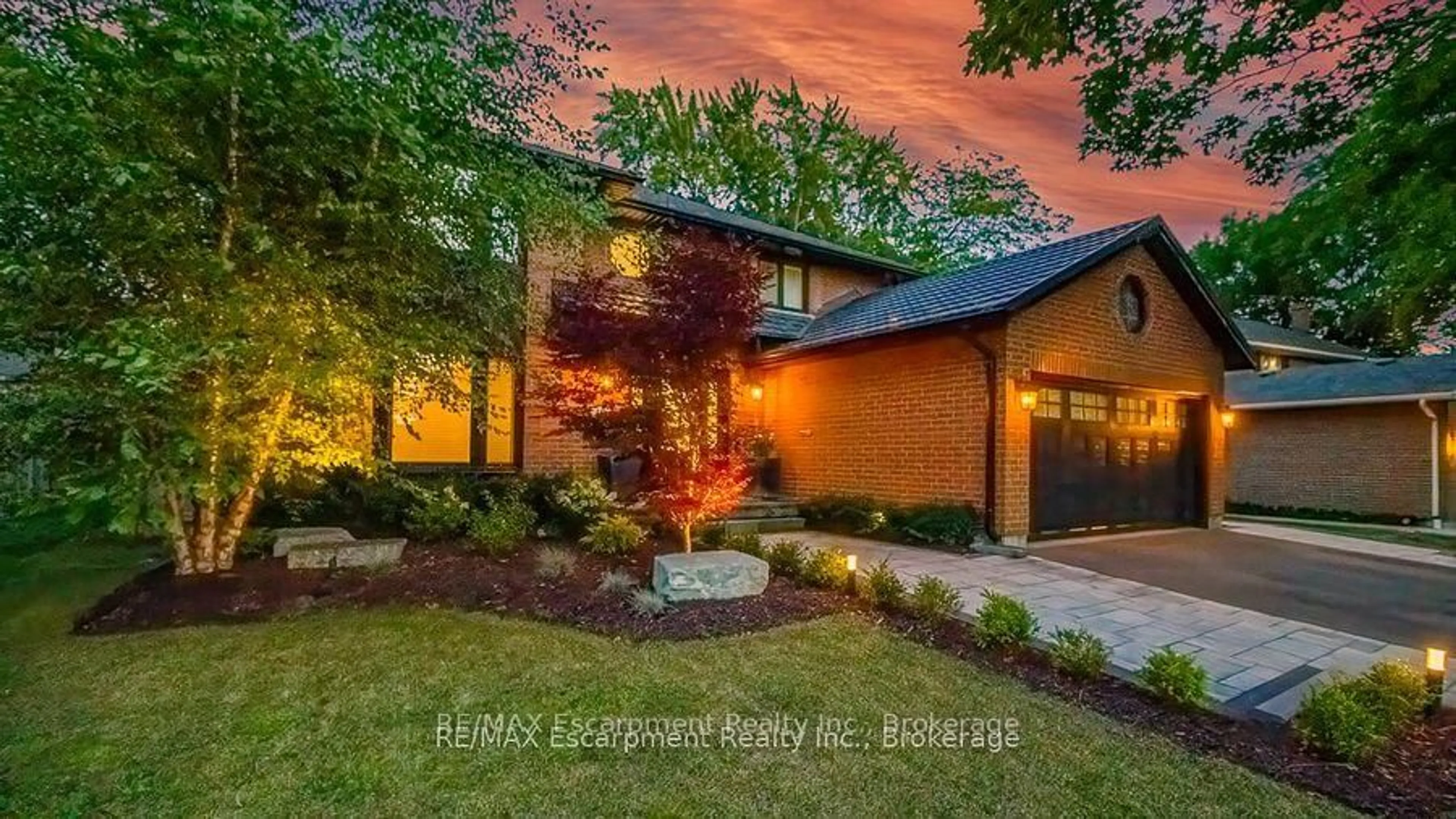 Home with brick exterior material, unknown for 484 Aspen Forest Dr, Oakville Ontario L6J 6H7