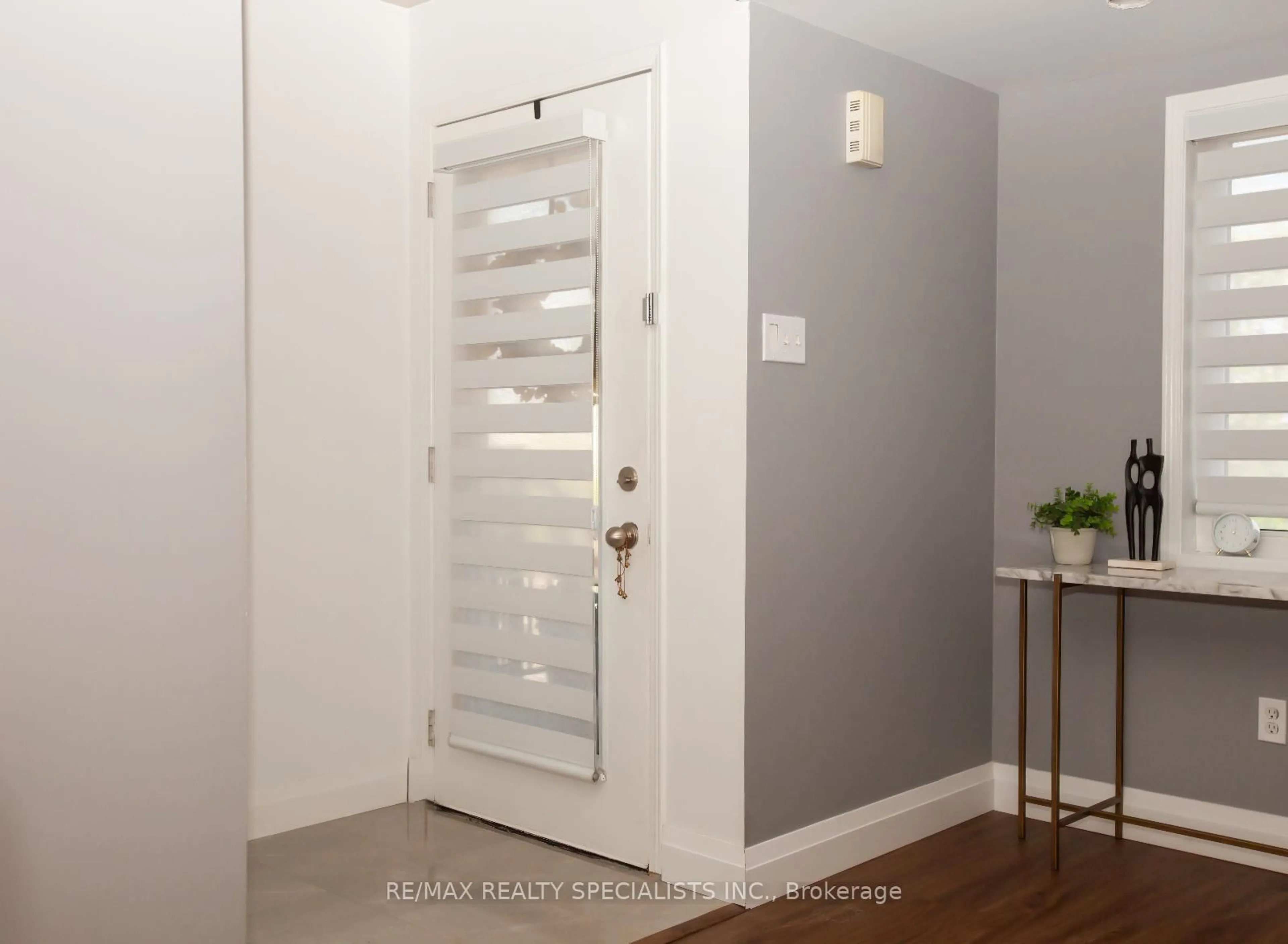 Indoor entryway for 60 Fairwood Circ #78, Brampton Ontario L6R 0Y6