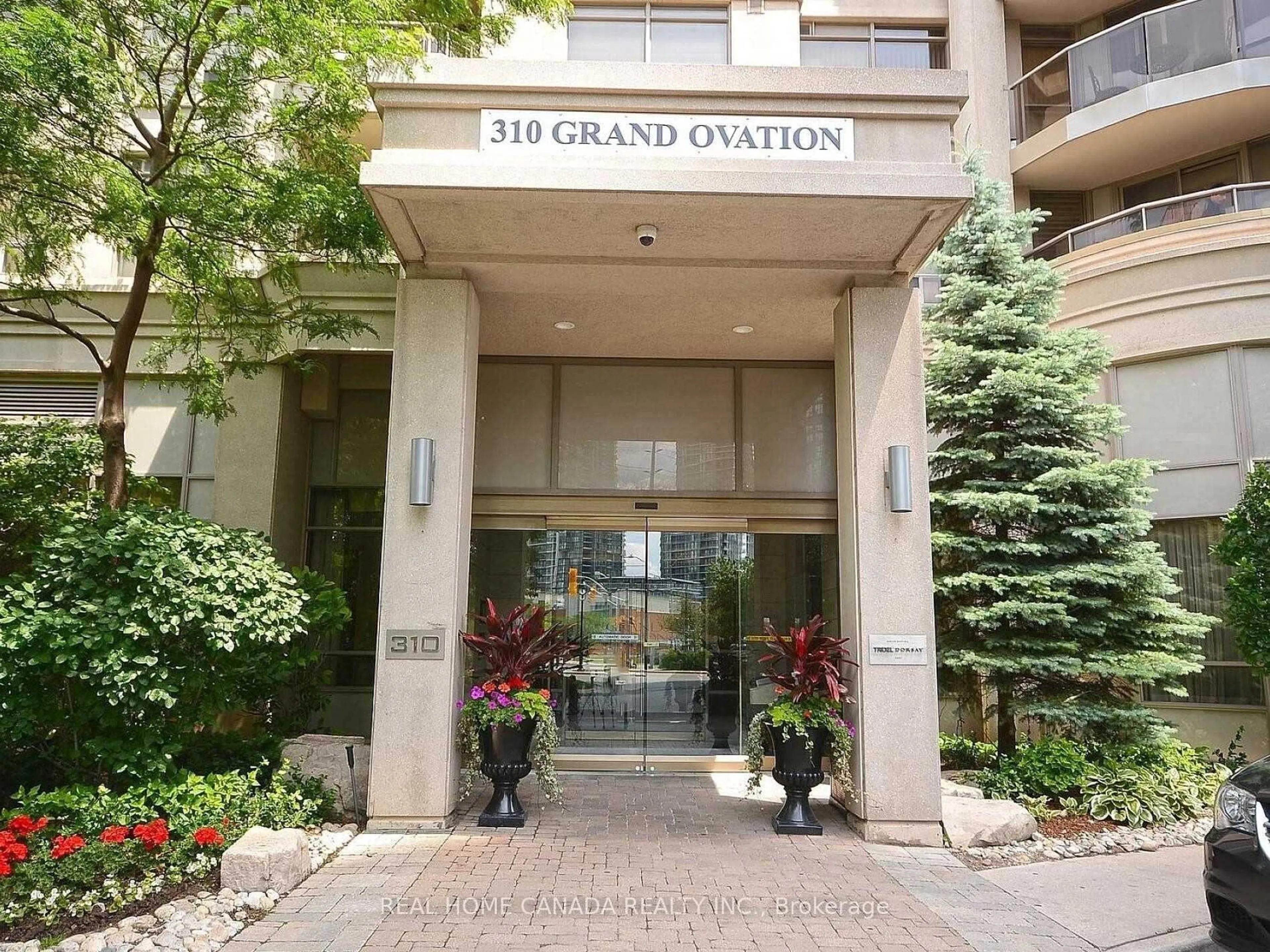 Indoor foyer for 310 Burnhamthorpe Rd #2611, Mississauga Ontario L5B 4P9