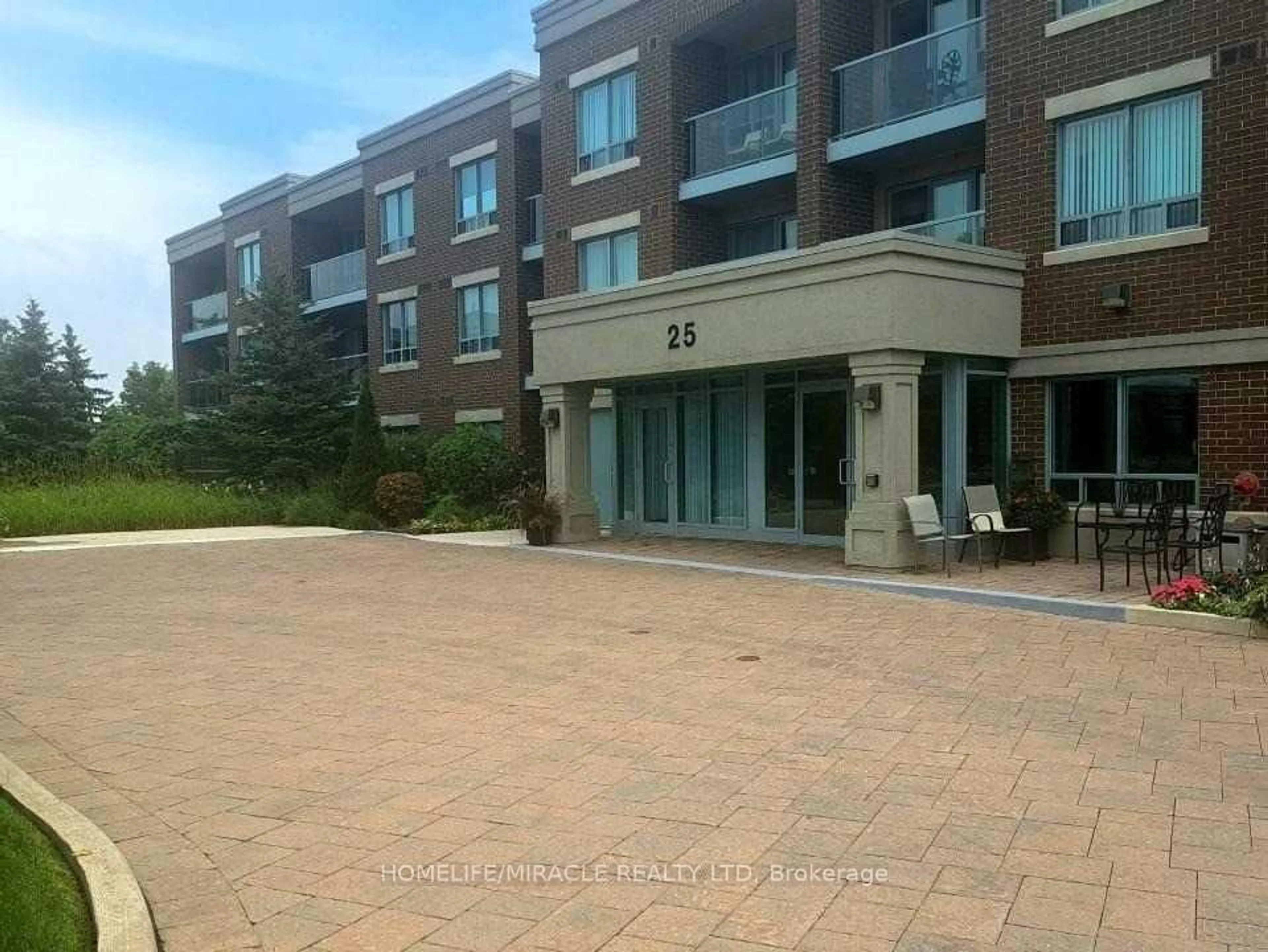 Patio, unknown for 25 Via Rosedale Way #116, Brampton Ontario L6R 3J8