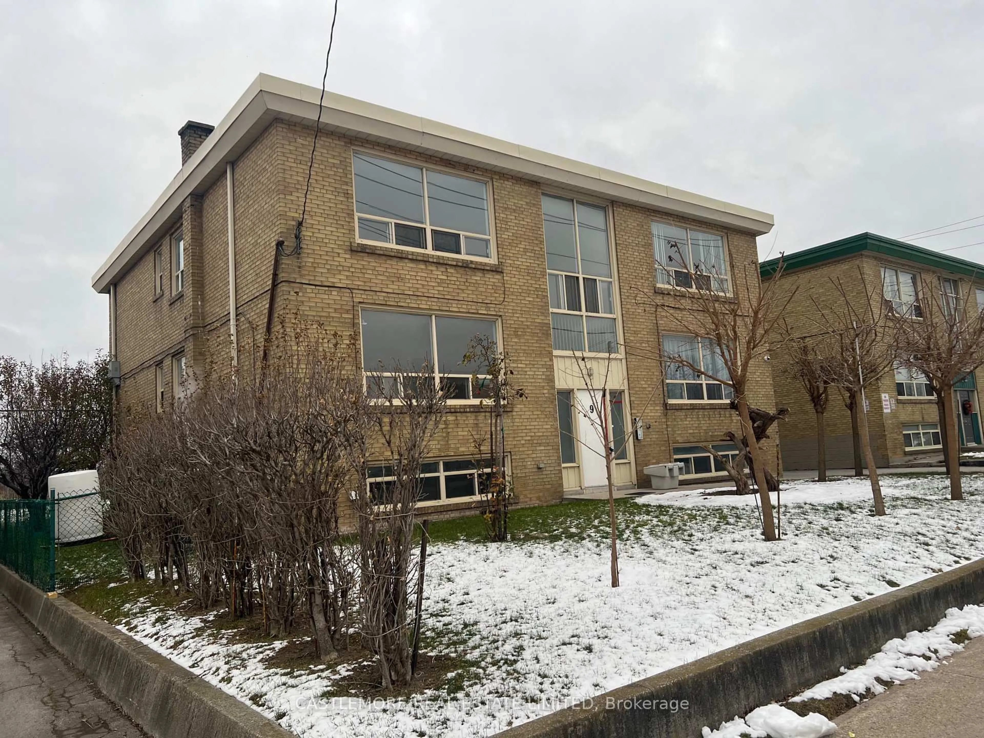 Unknown for 9 Allenby Ave, Toronto Ontario M9W 1S5