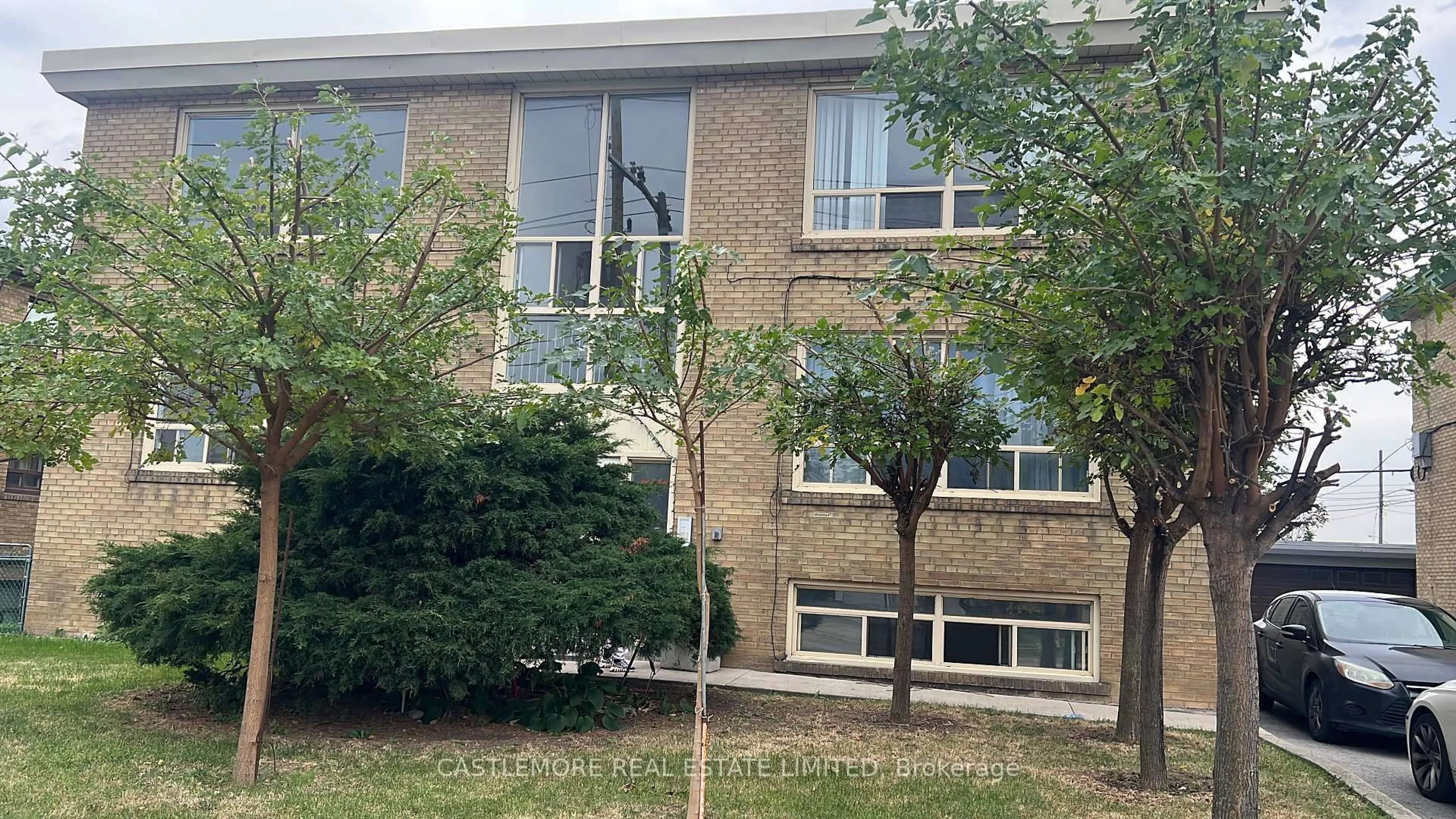 Unknown for 9 Allenby Ave, Toronto Ontario M9W 1S5