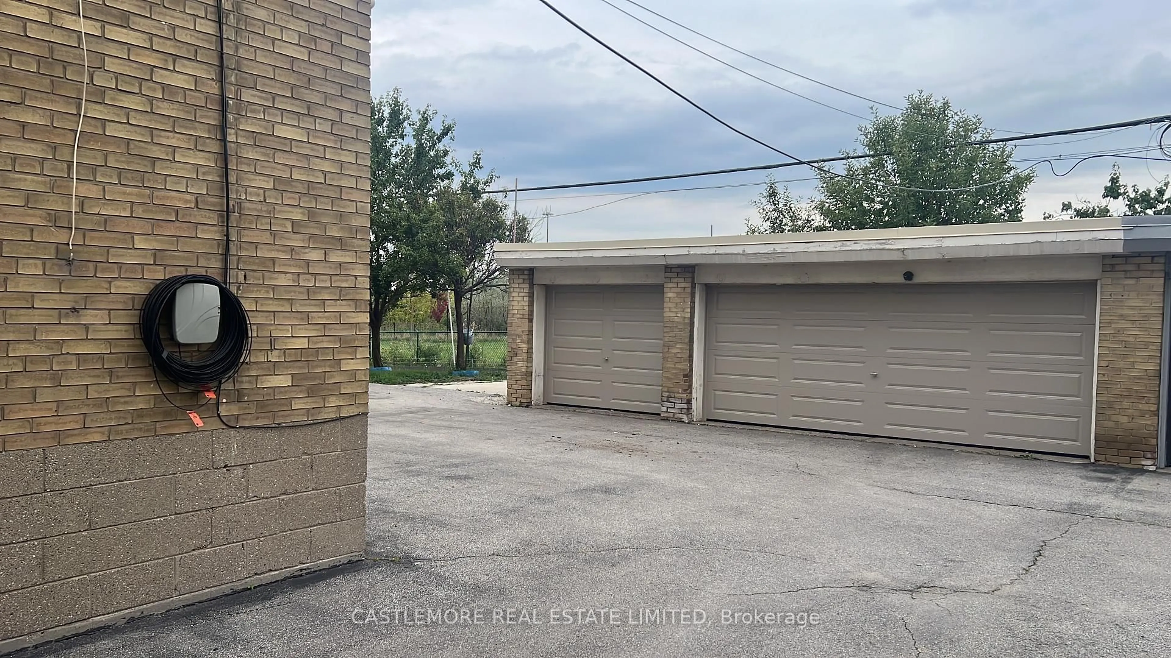 Unknown for 9 Allenby Ave, Toronto Ontario M9W 1S5