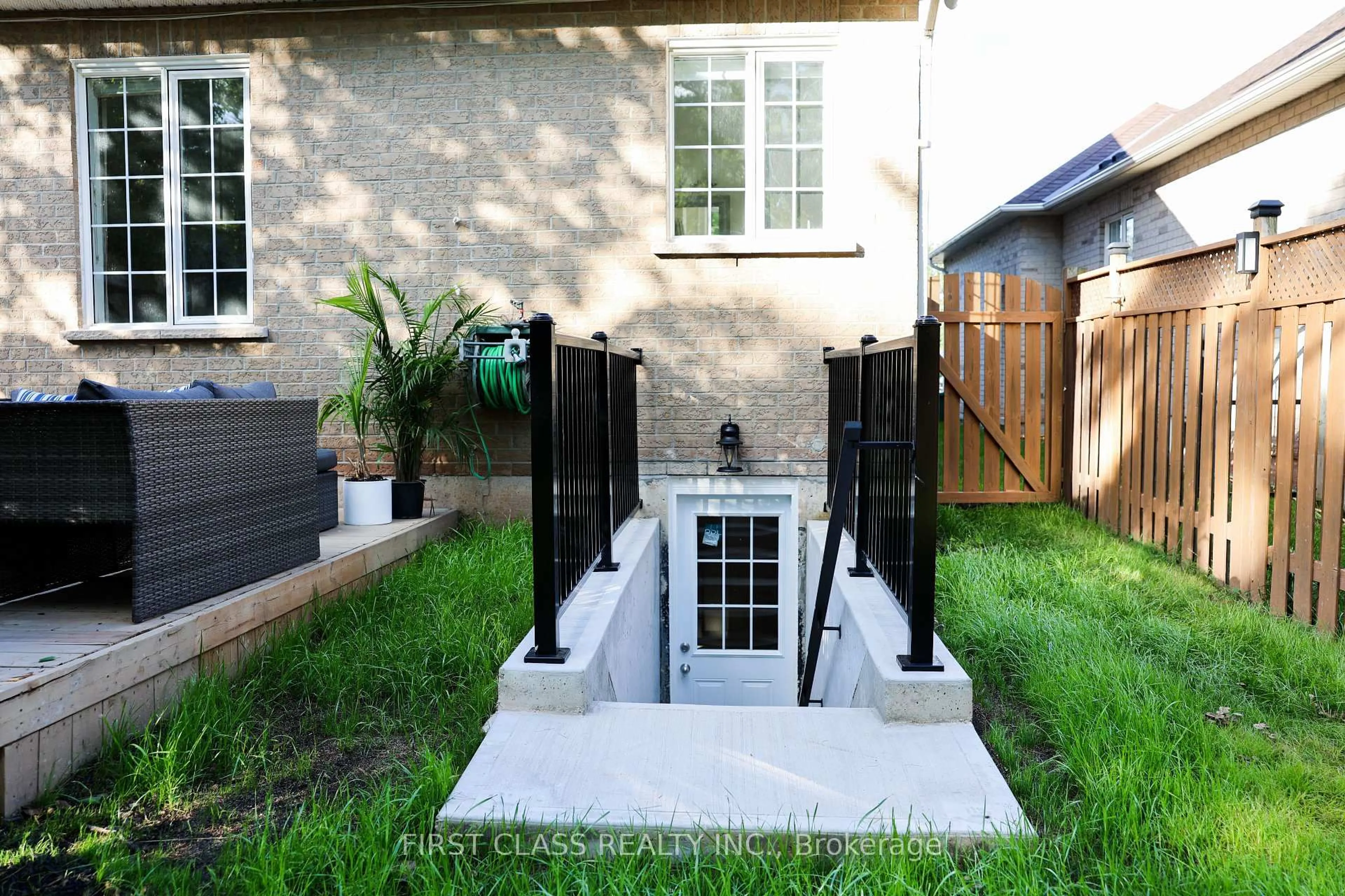 Patio, street for 2292 Eighth Line, Oakville Ontario L6H 6S3