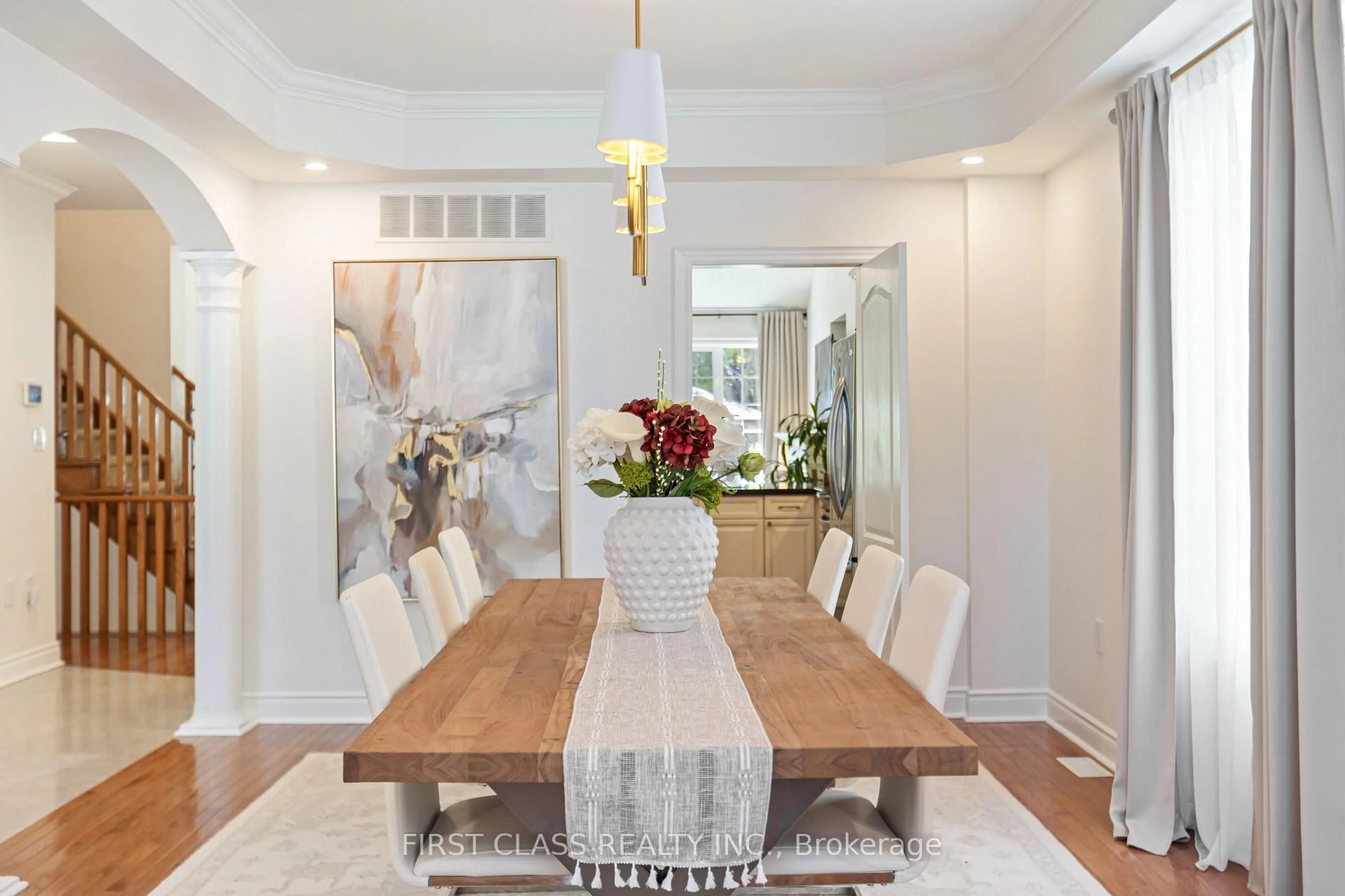 Dining room, wood/laminate floor for 2292 Eighth Line, Oakville Ontario L6H 6S3