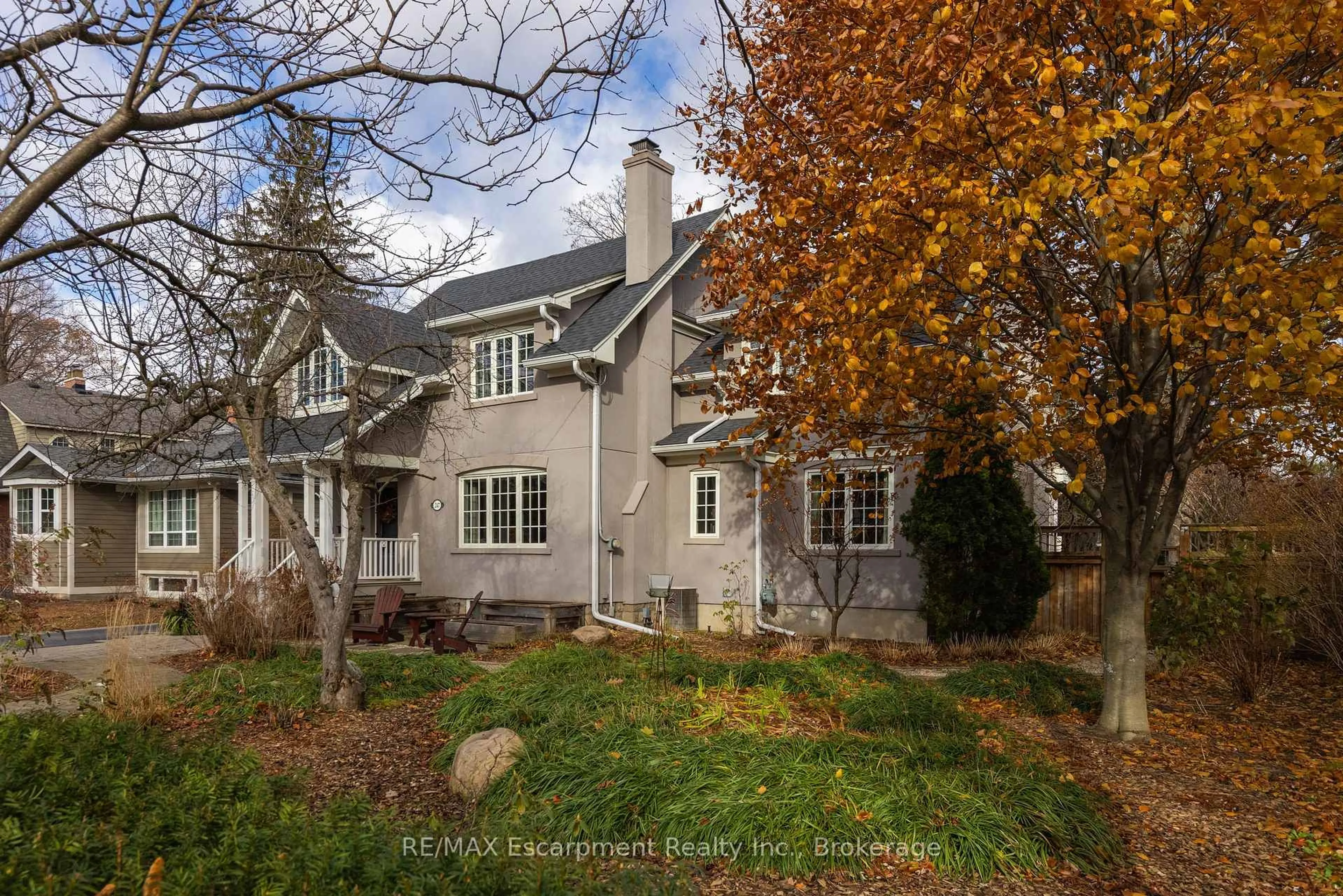 Home with brick exterior material, street for 247 Douglas Ave, Oakville Ontario L6J 3S2