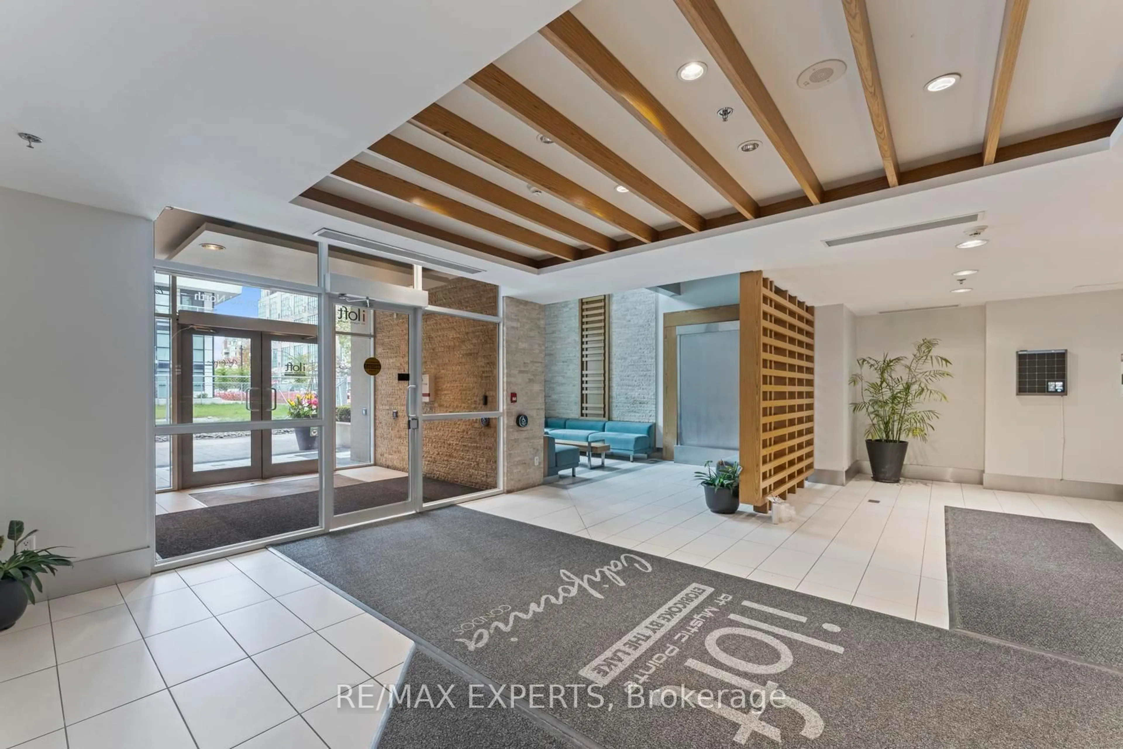 Indoor foyer for 155 Legion Rd #1309, Toronto Ontario M8Y 0A7
