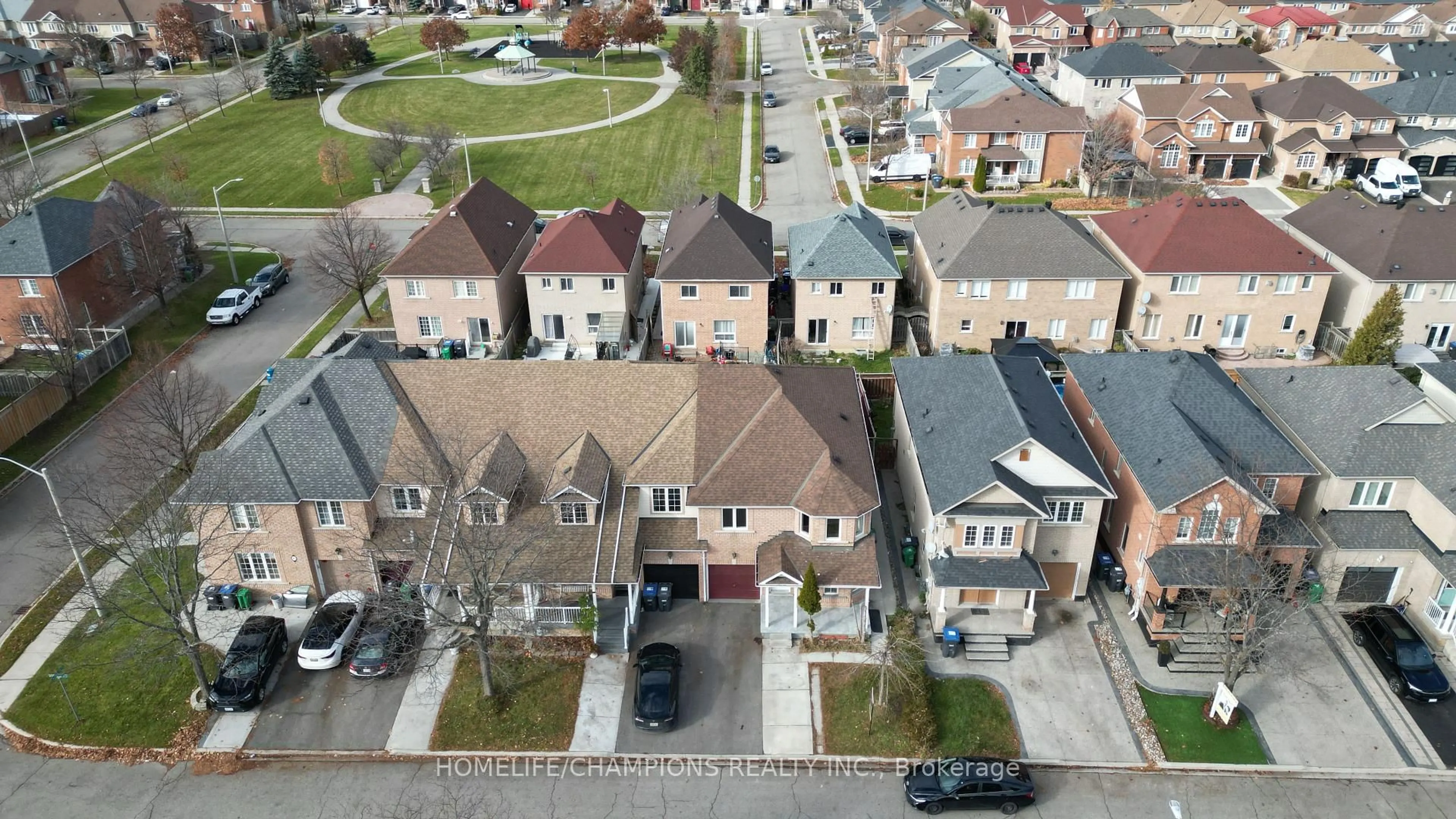 A pic from outside/outdoor area/front of a property/back of a property/a pic from drone, street for 15 Redfinch Way, Brampton Ontario L7A 2B2