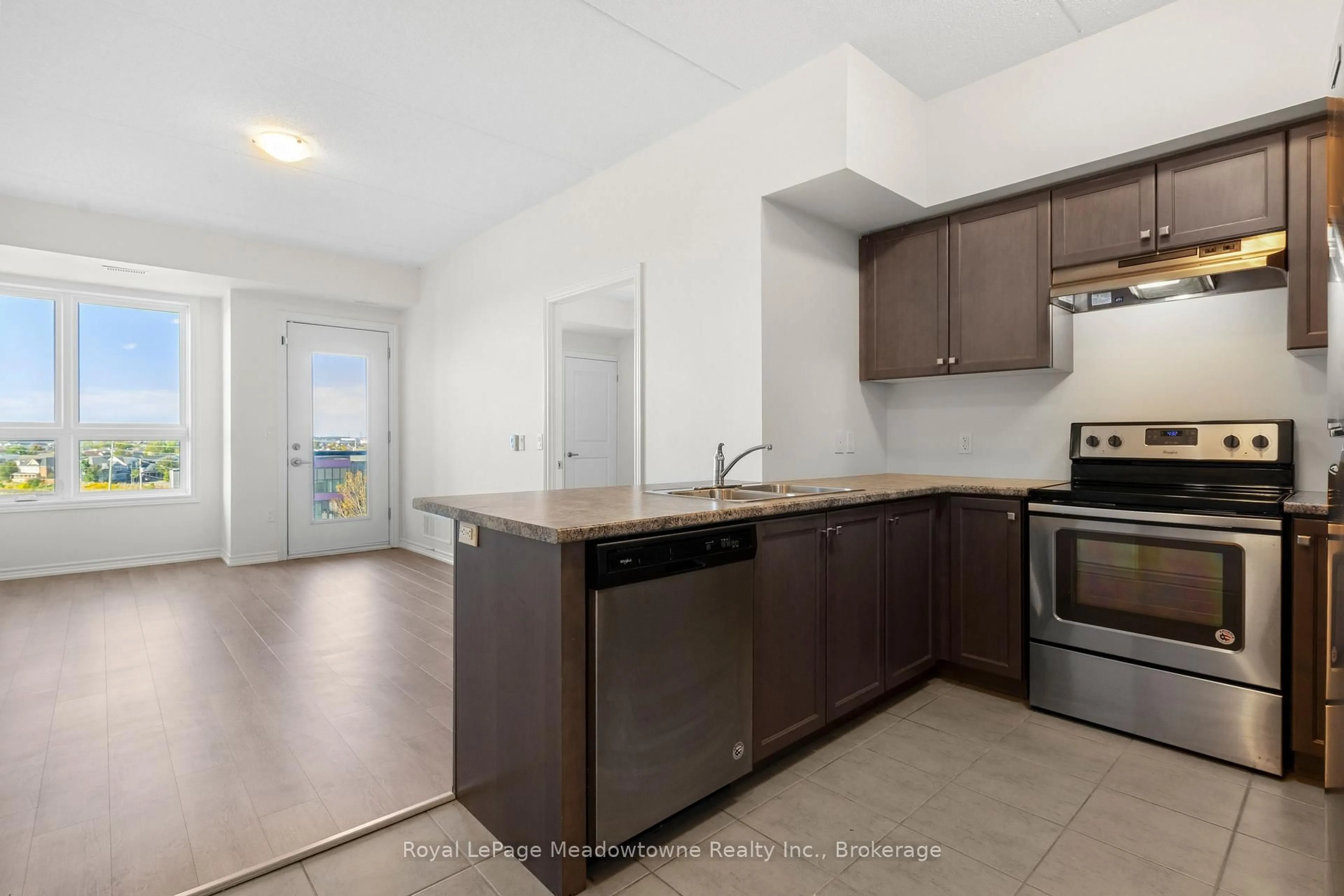 Standard kitchen, unknown for 630 Sauve St #511, Milton Ontario L9T 9A6