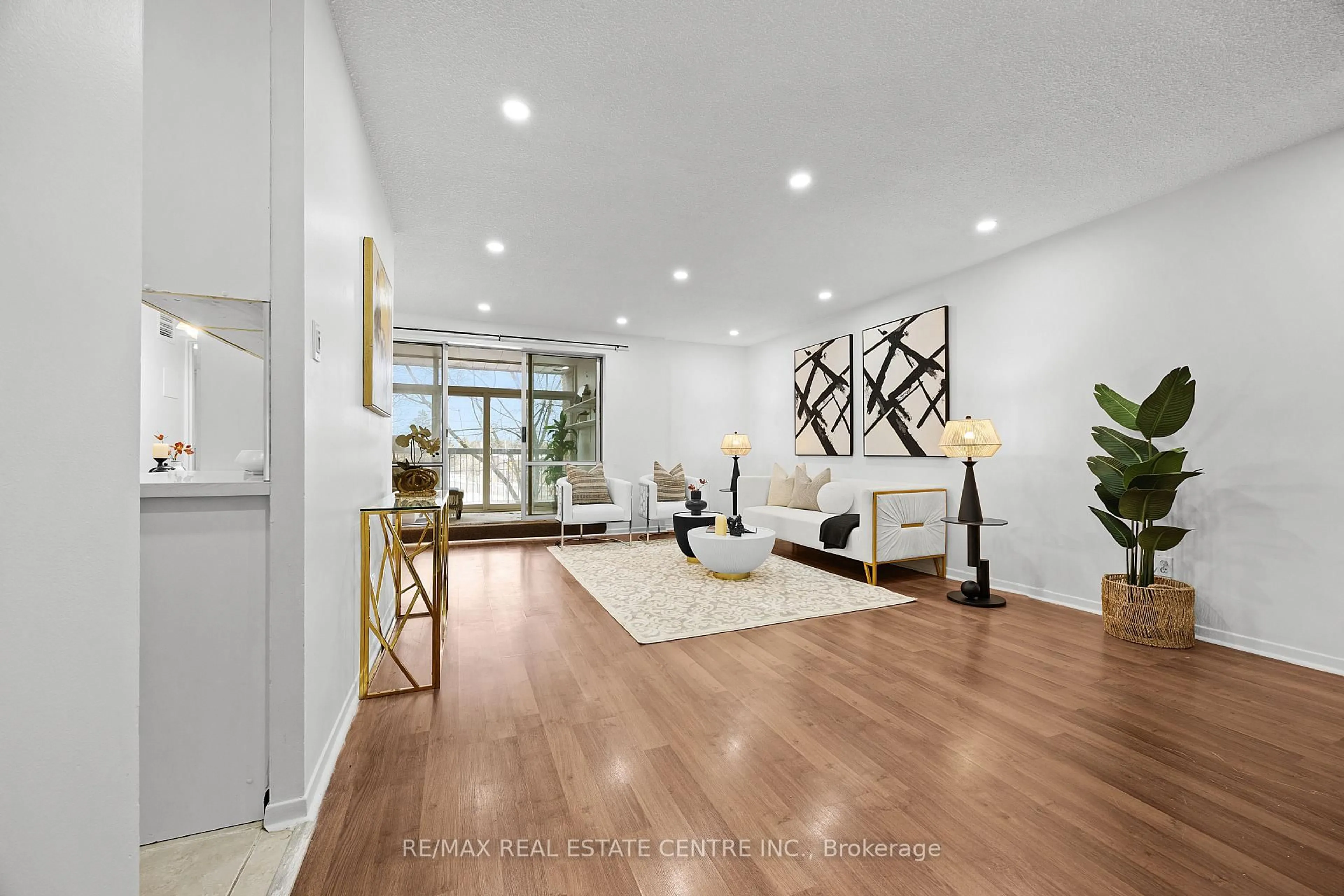 Unknown for 3025 The Credit Woodlands #250, Mississauga Ontario L5C 2V3