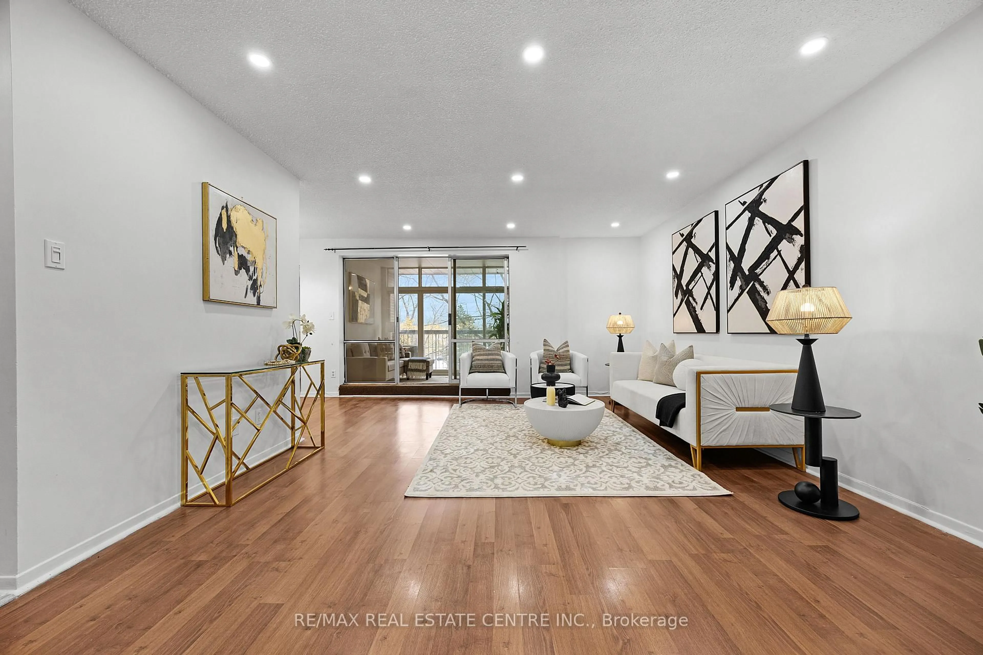 Living room with furniture, unknown for 3025 The Credit Woodlands #250, Mississauga Ontario L5C 2V3